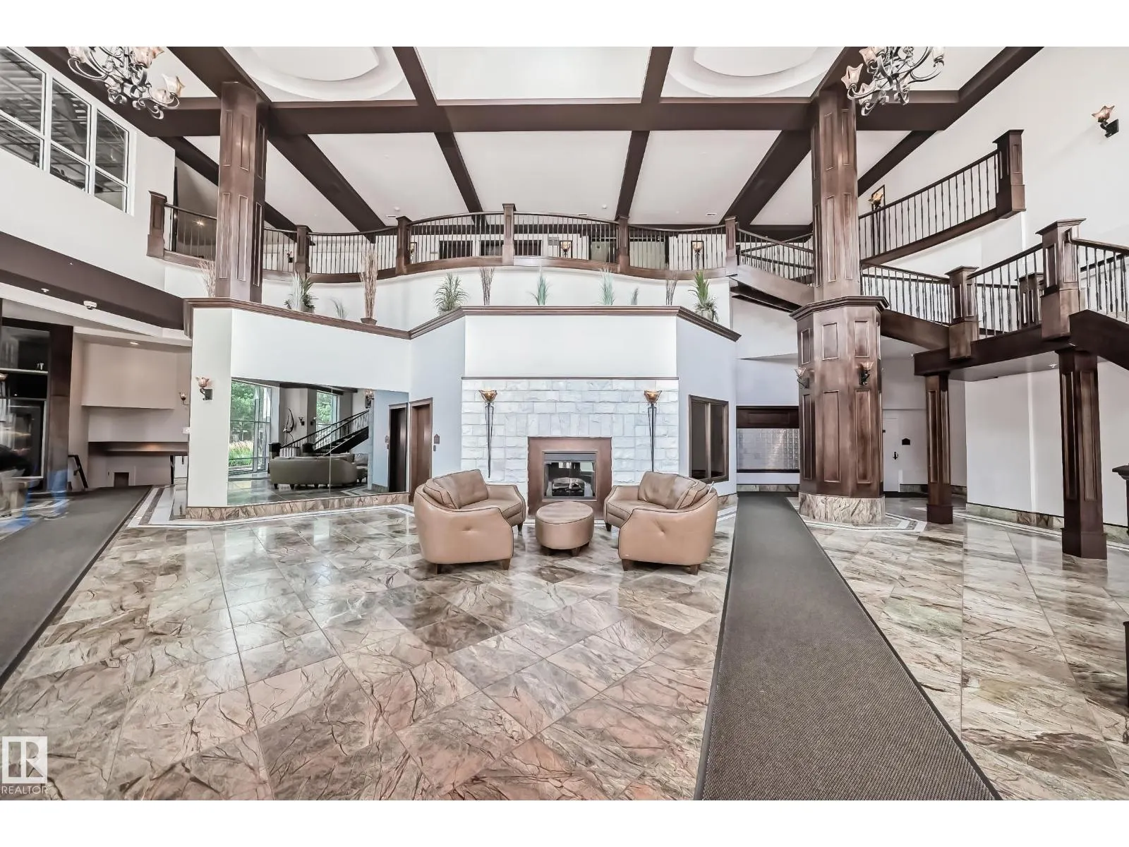 #225 10142 111 ST NW