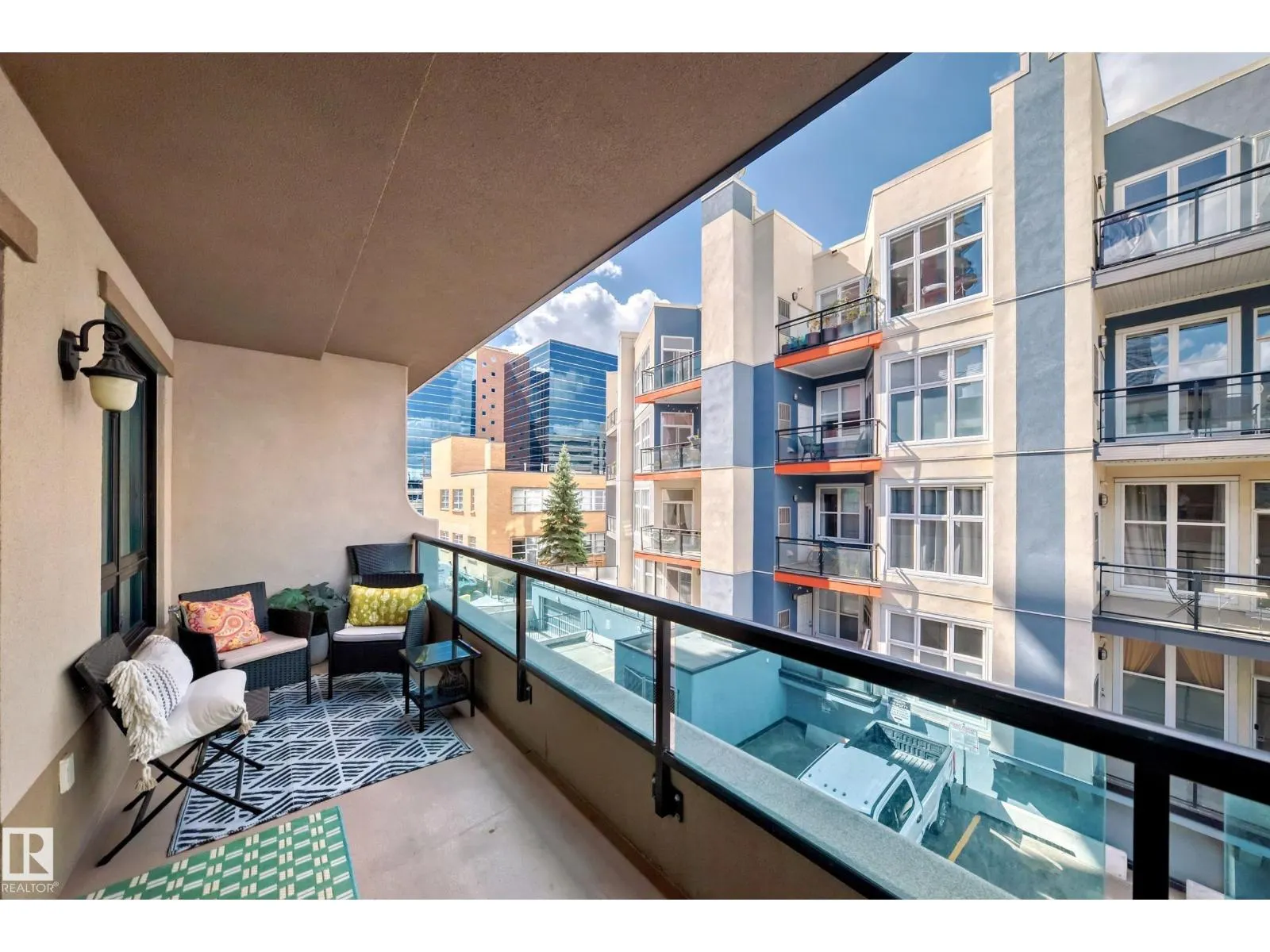 #225 10142 111 ST NW