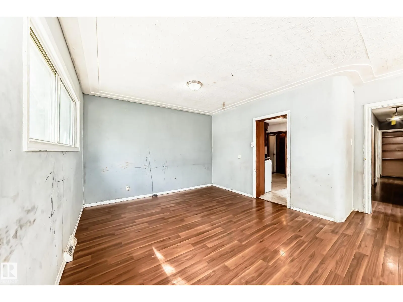 8303 124 AV NW
