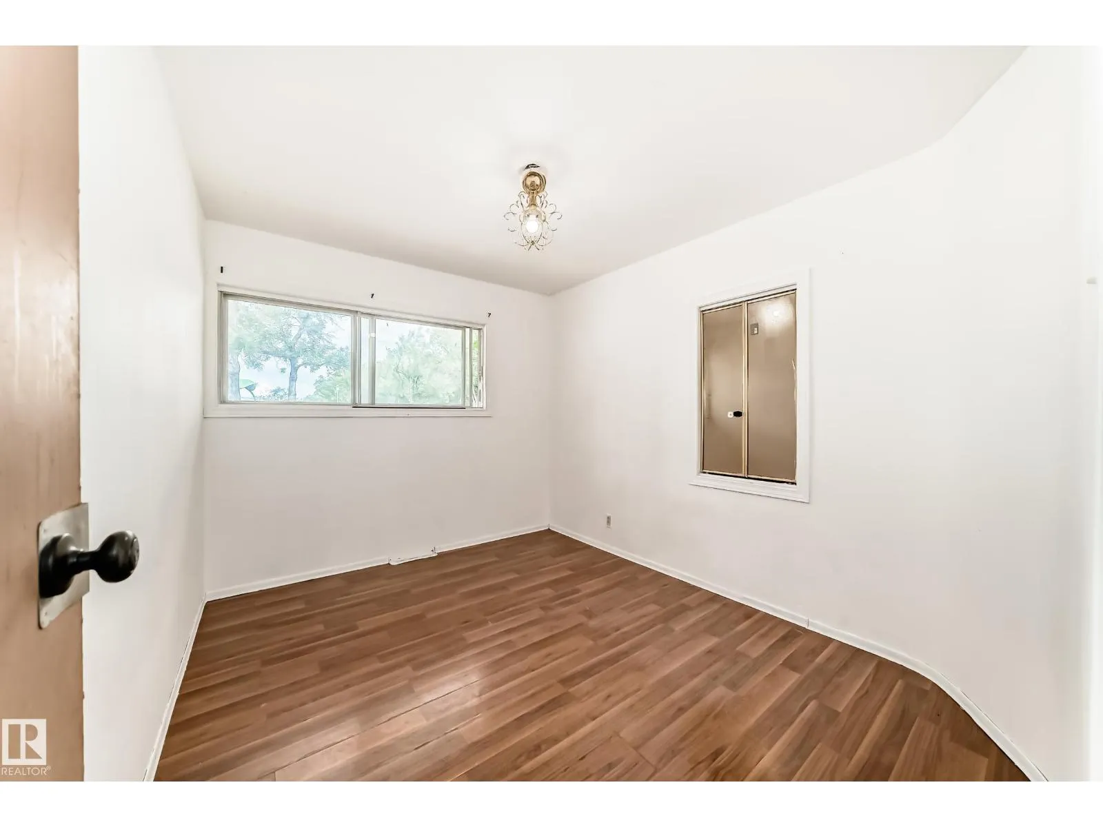 8303 124 AV NW