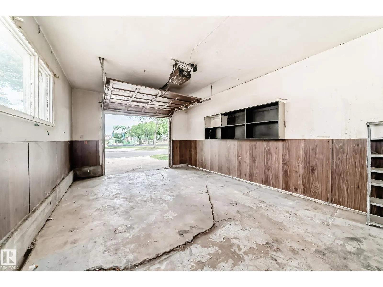 8303 124 AV NW