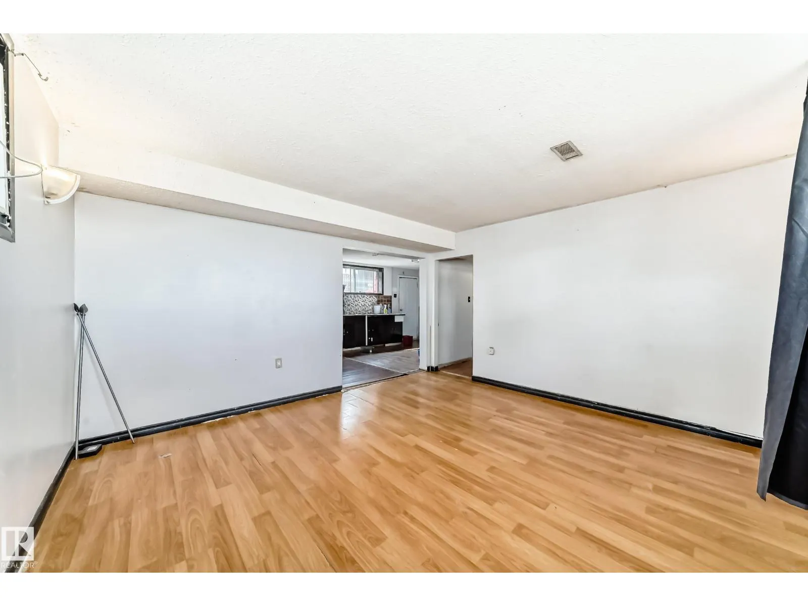 8303 124 AV NW