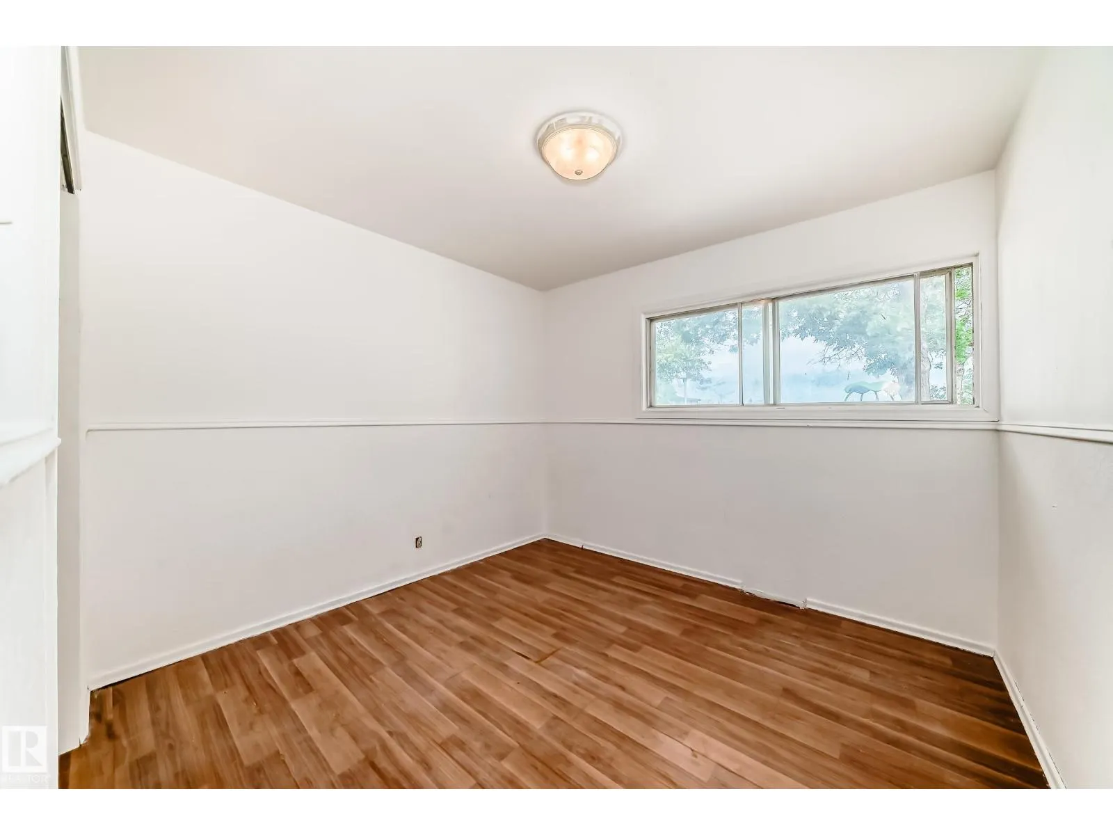 8303 124 AV NW