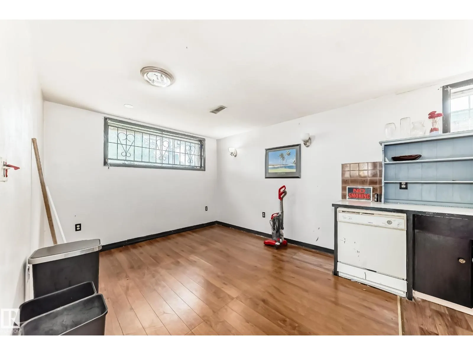 8303 124 AV NW