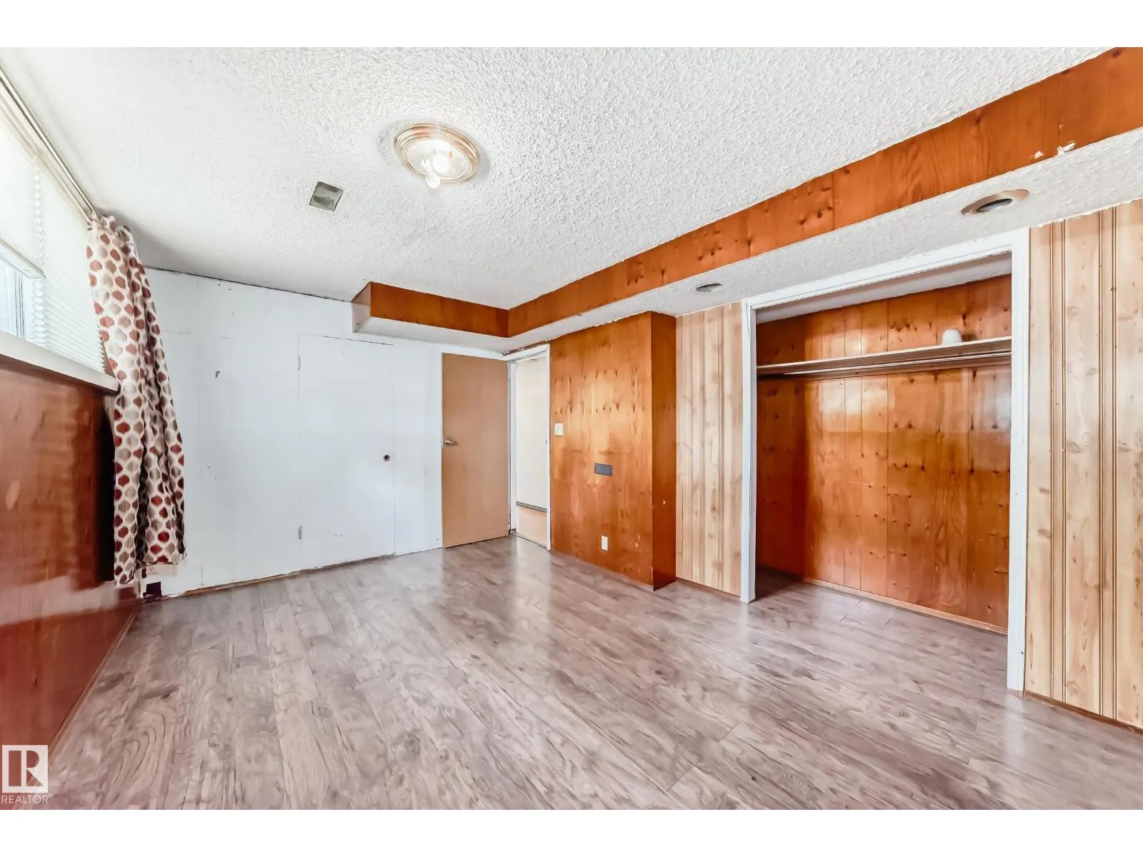 8303 124 AV NW