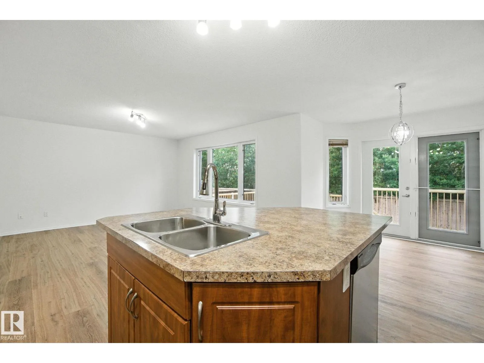 16765 112A ST NW