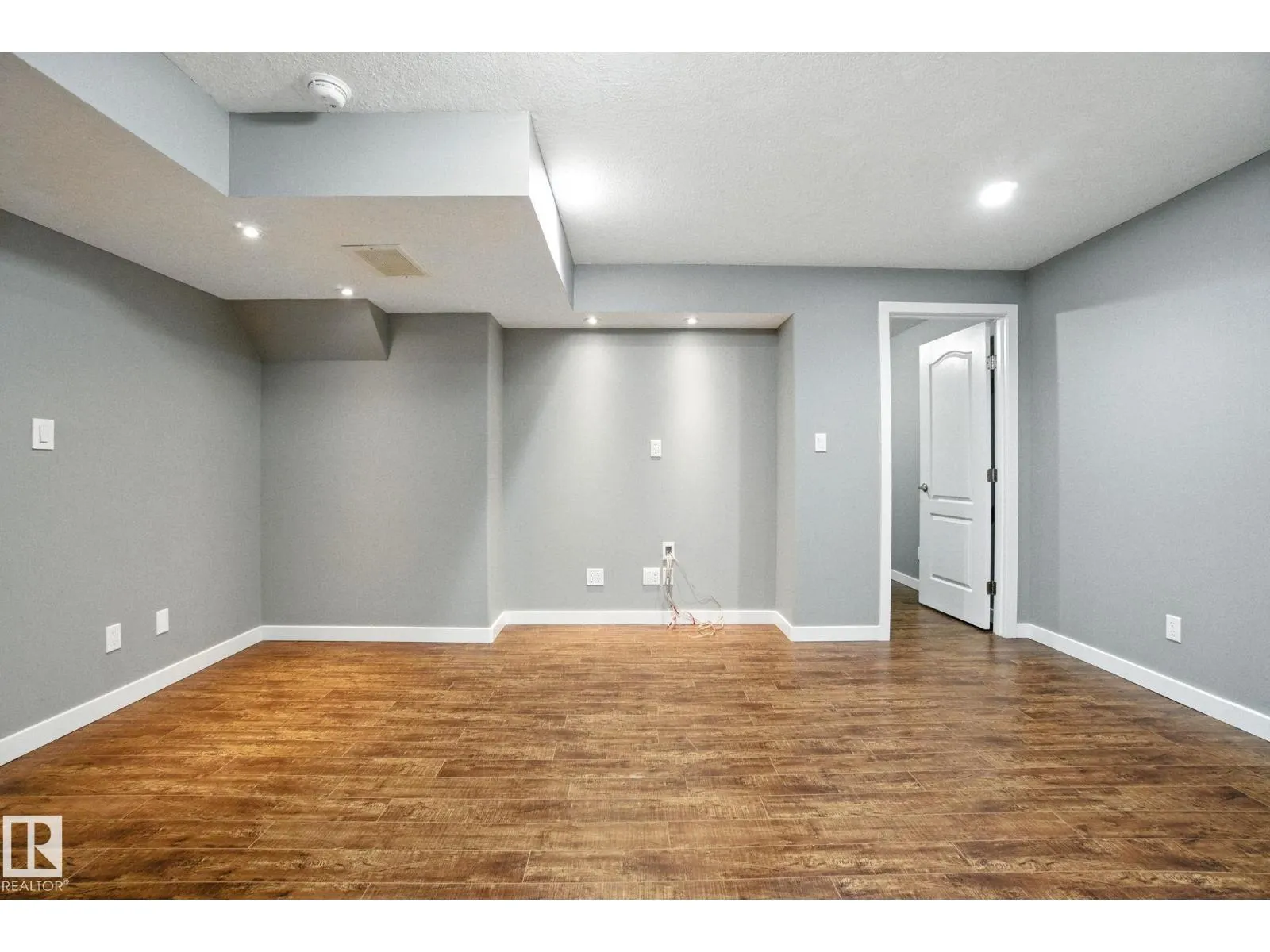 16765 112A ST NW