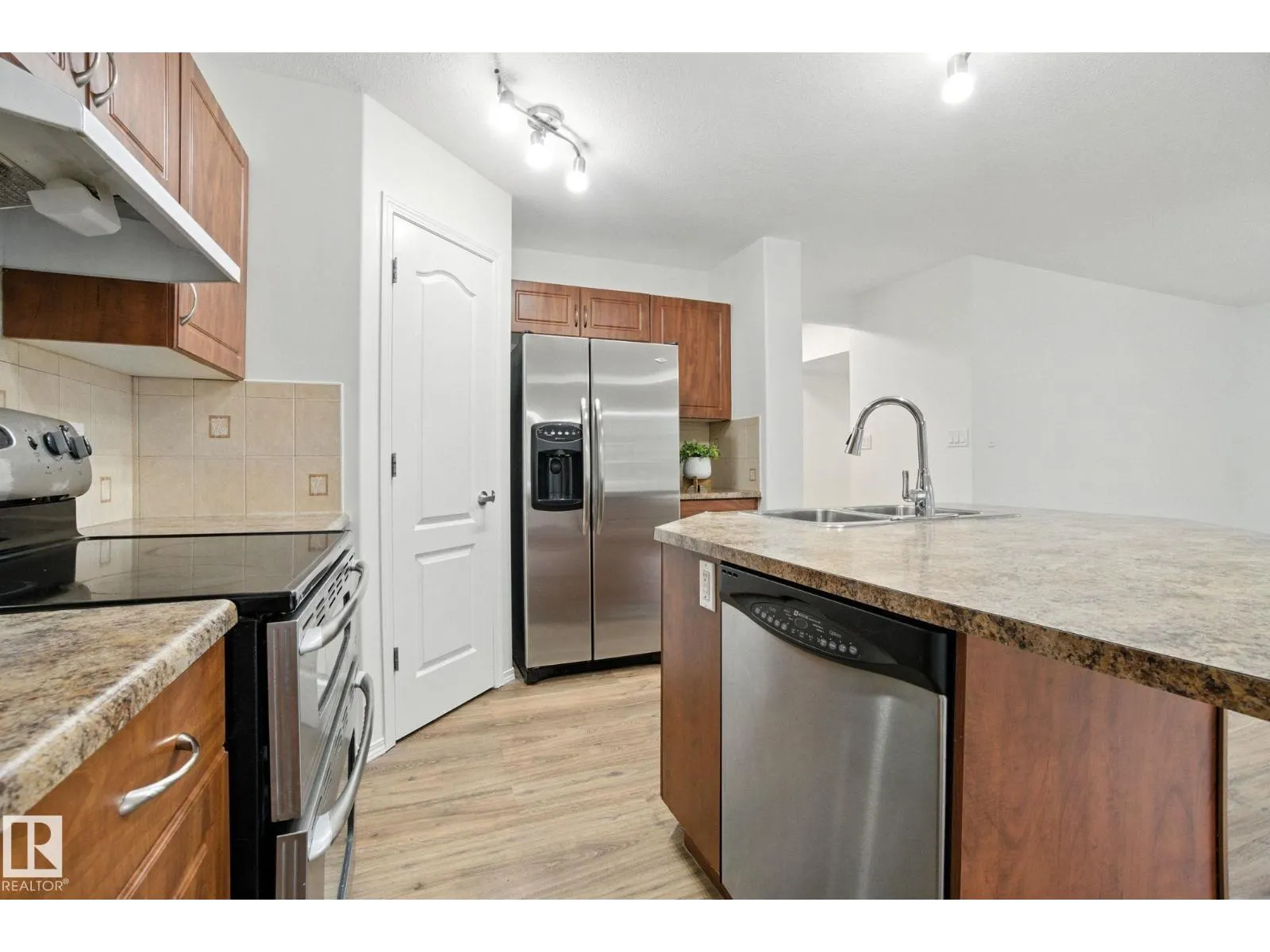 16765 112A ST NW