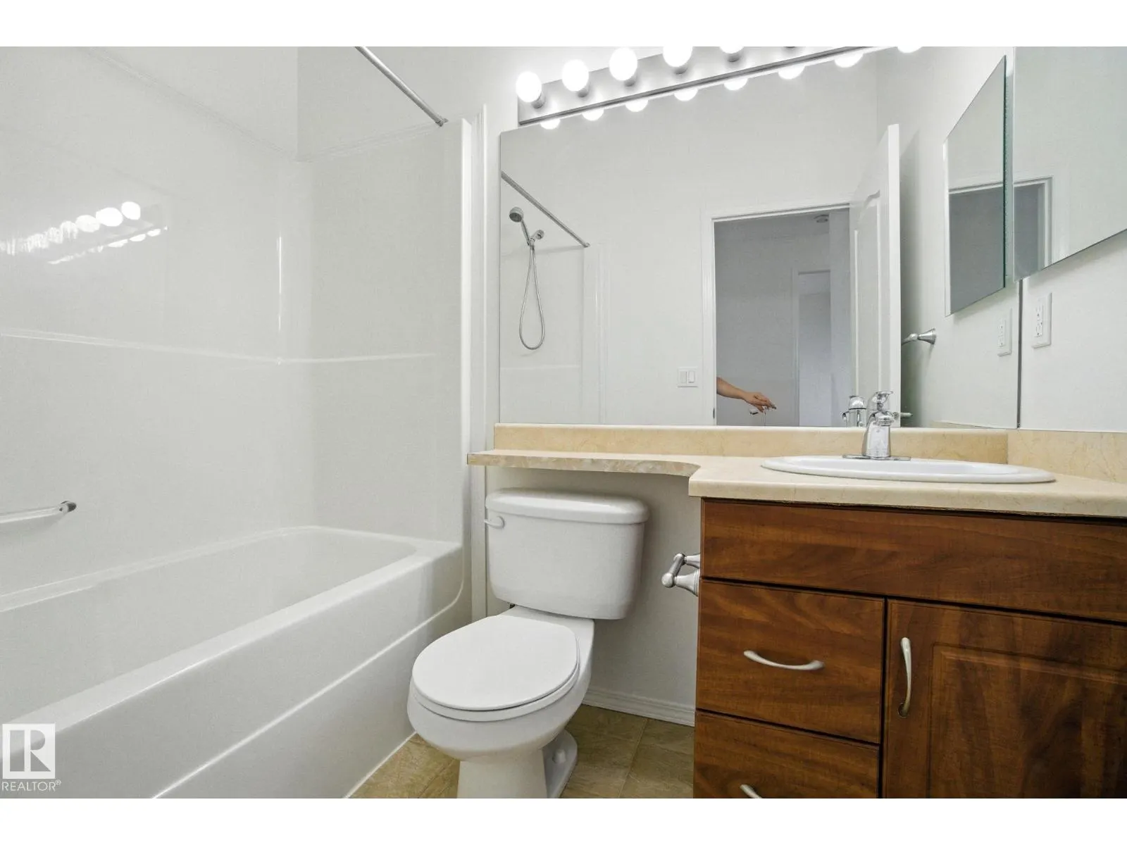 16765 112A ST NW