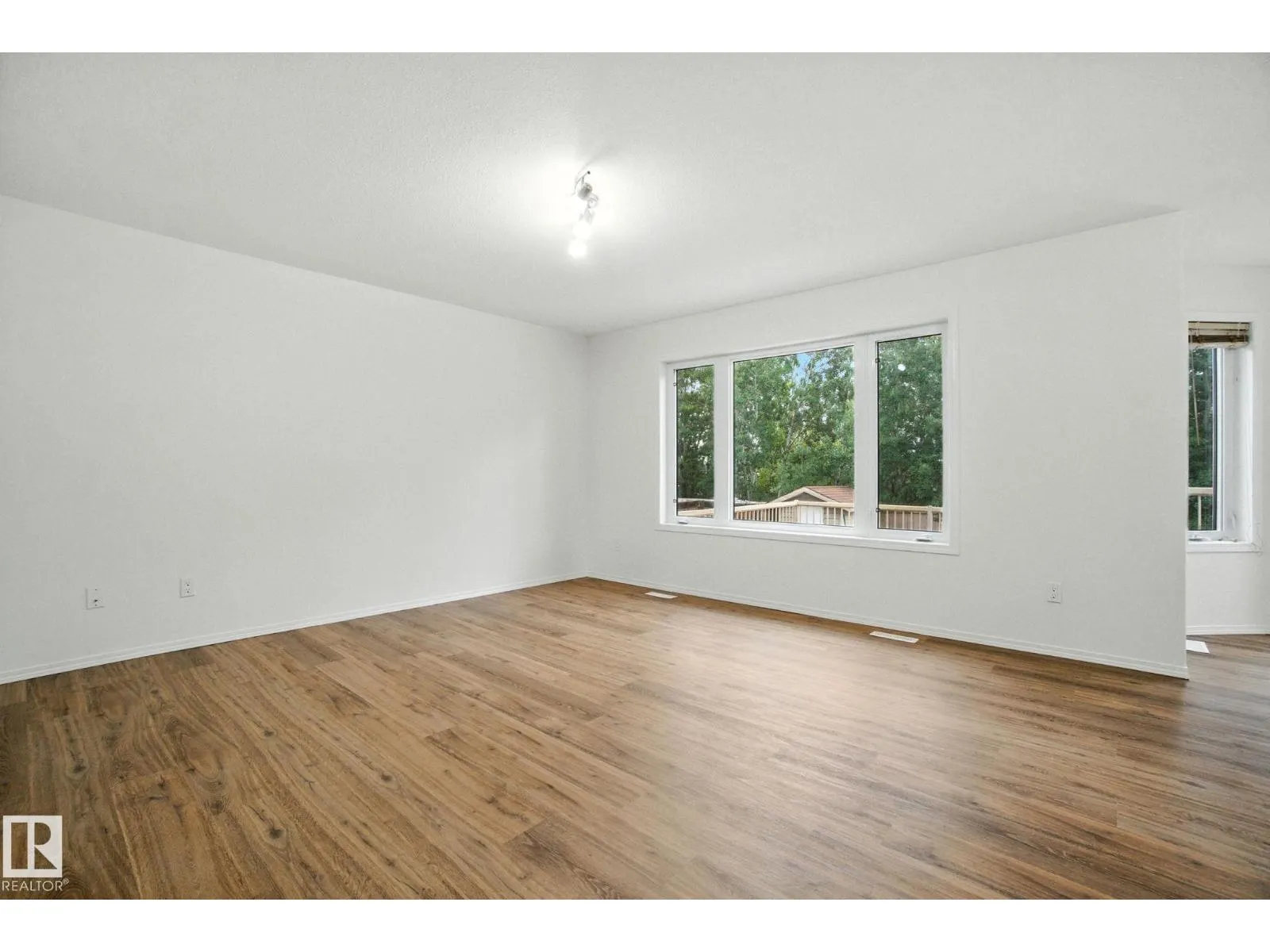 16765 112A ST NW