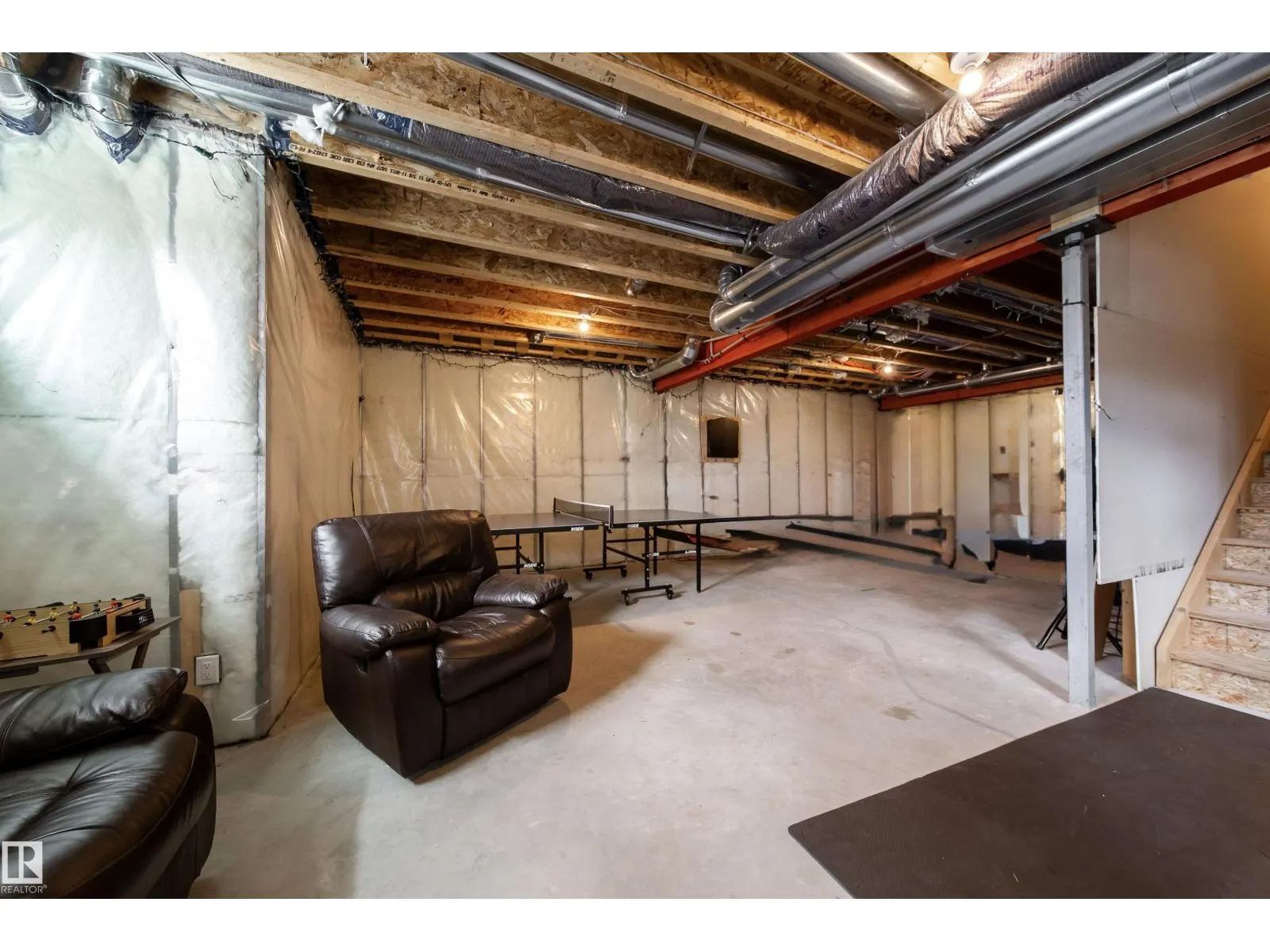 6204 67 ST