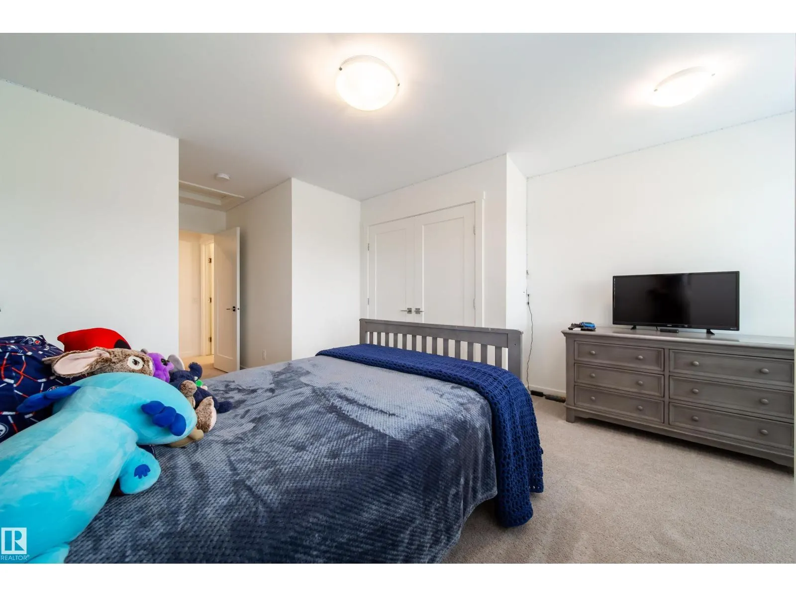6204 67 ST