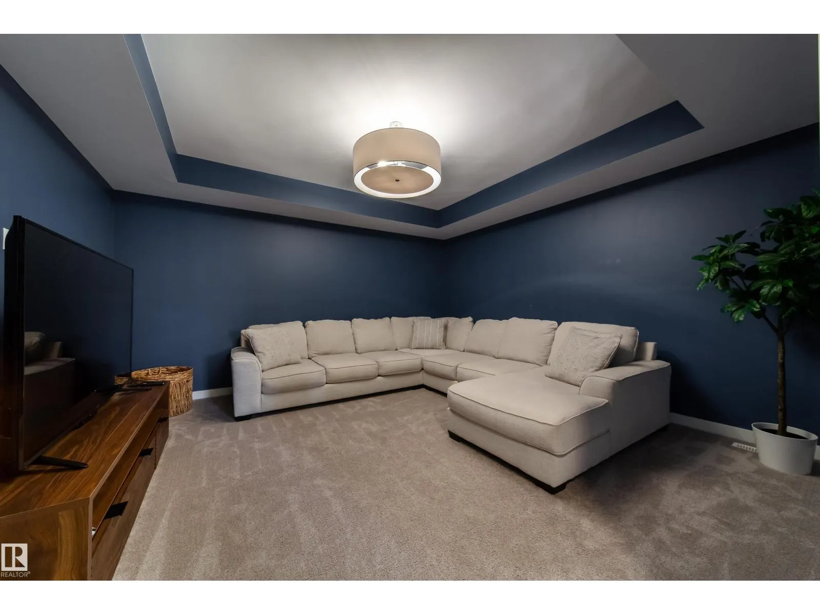 6204 67 ST