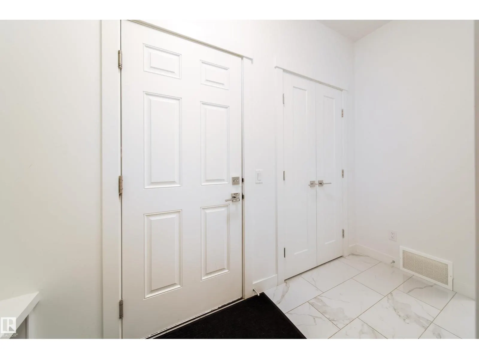 6204 67 ST