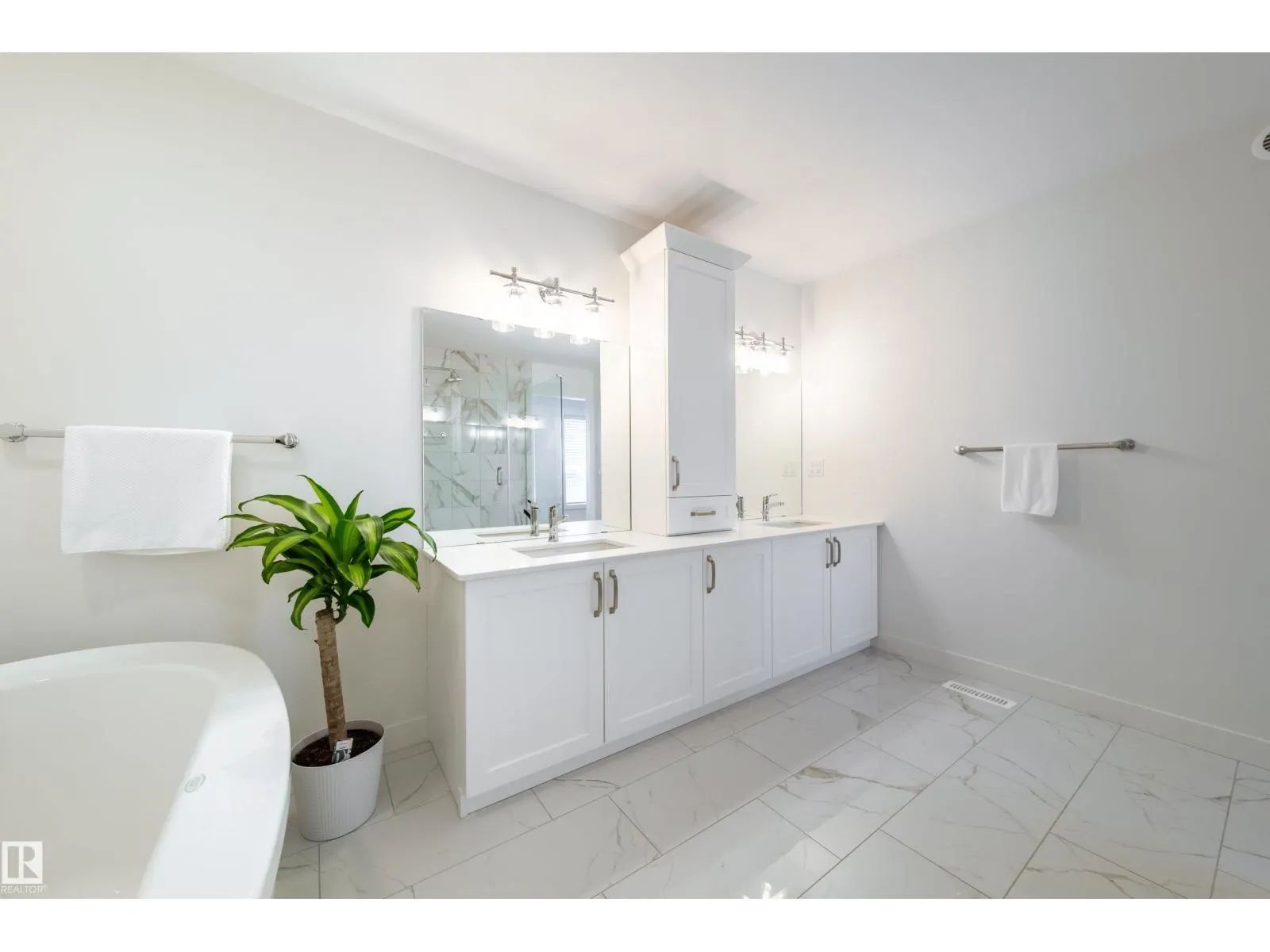 6204 67 ST