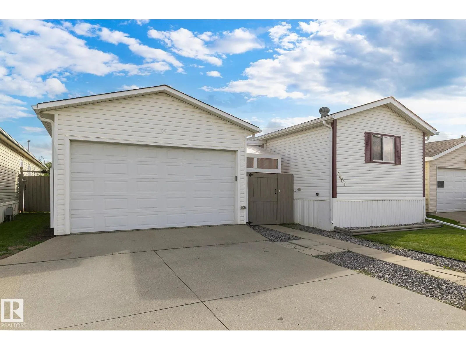 3407 Lakeview PT NW