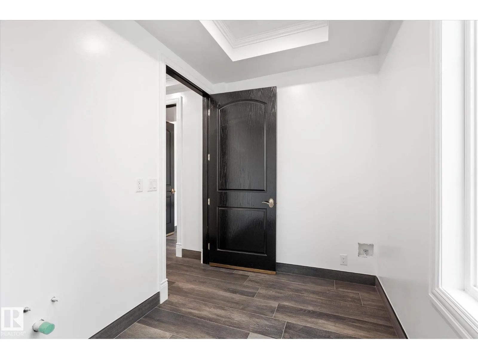 11833 102 AV NW