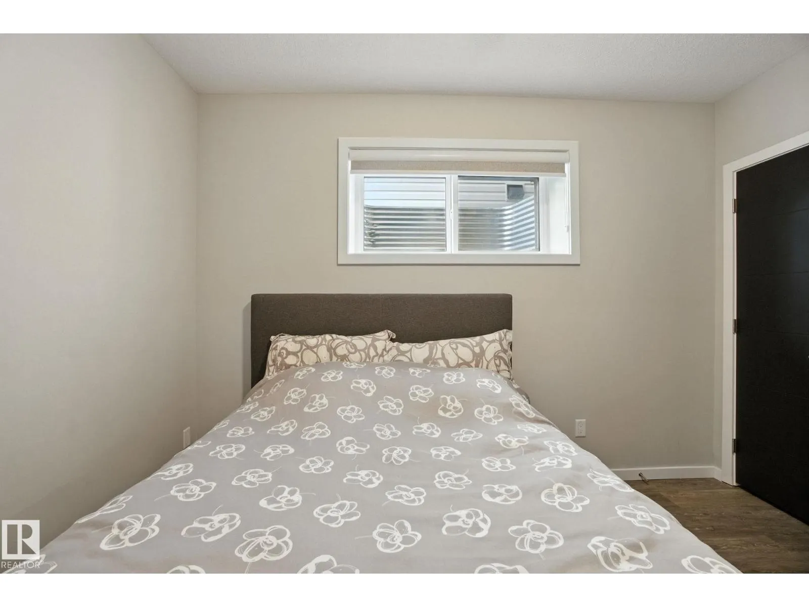 9207 152 ST NW