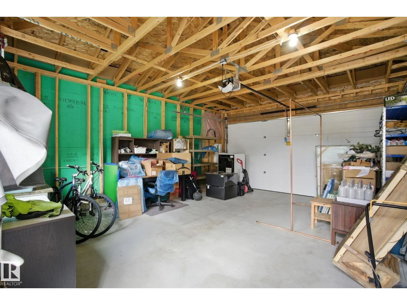 9207 152 ST NW