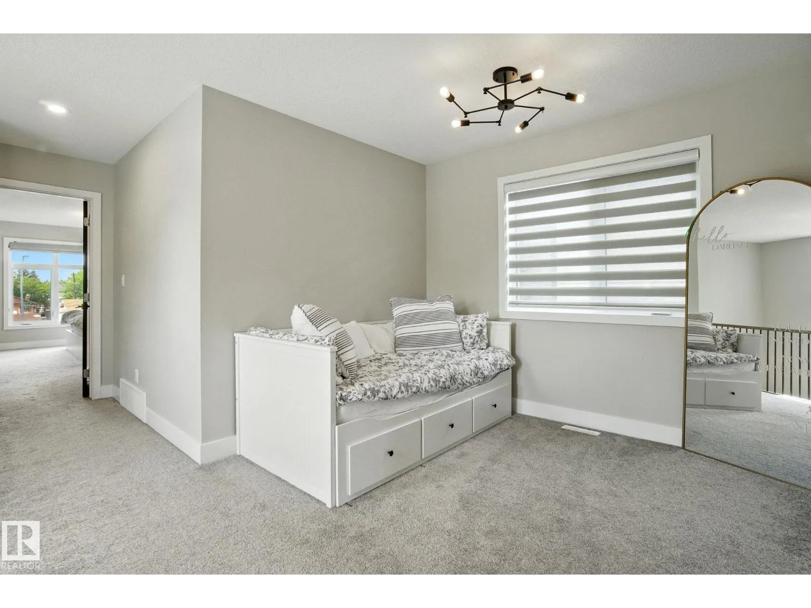 9207 152 ST NW