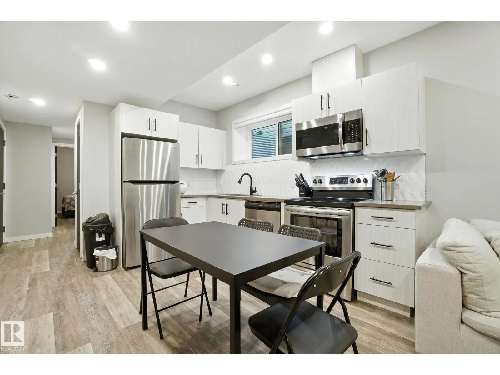 9207 152 ST NW