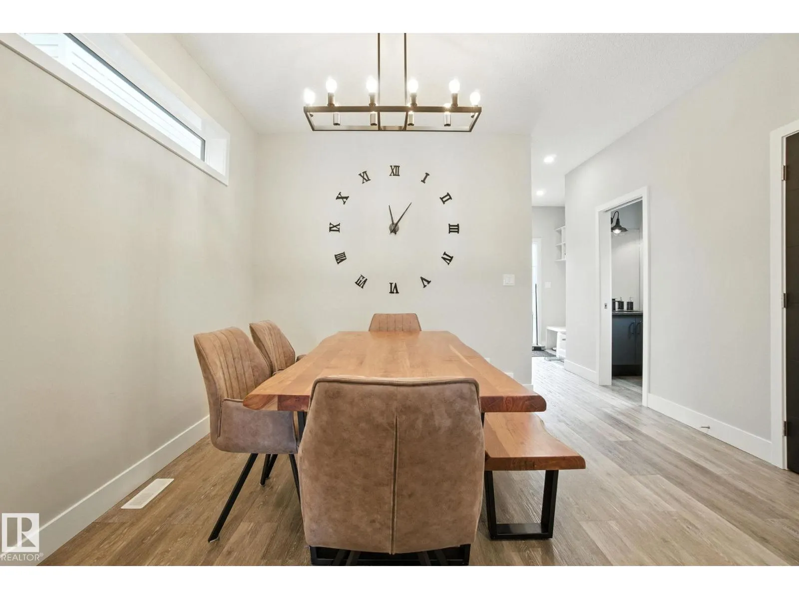 9207 152 ST NW
