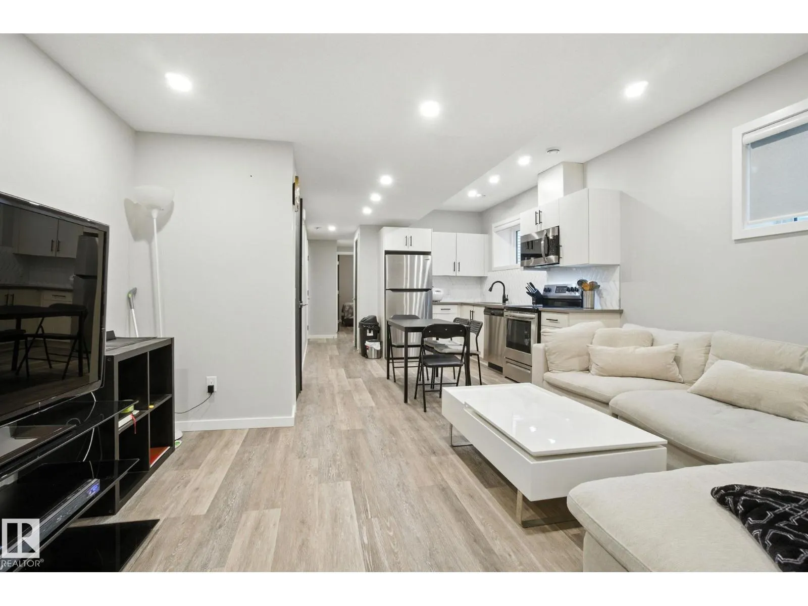 9207 152 ST NW