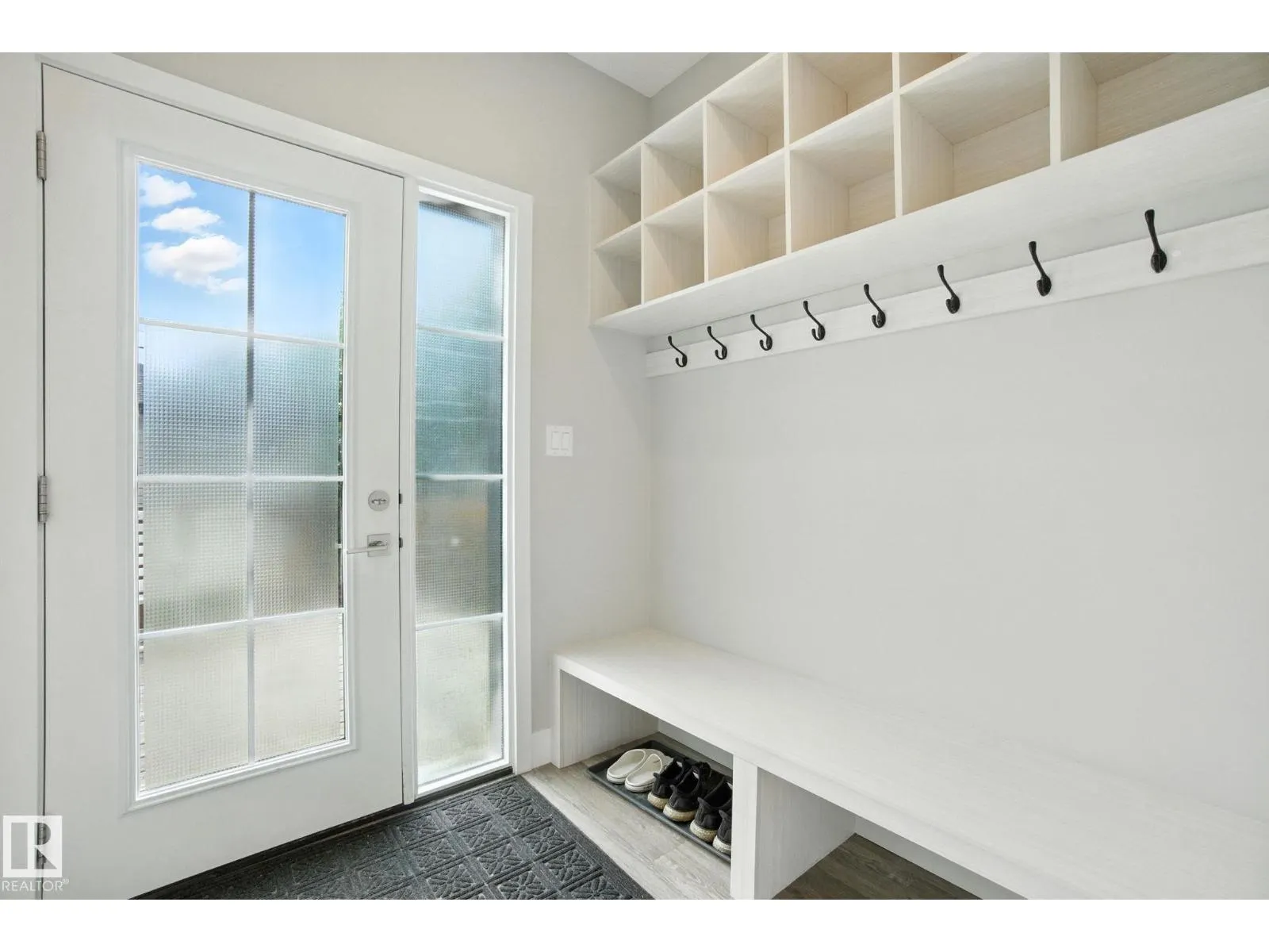 9207 152 ST NW