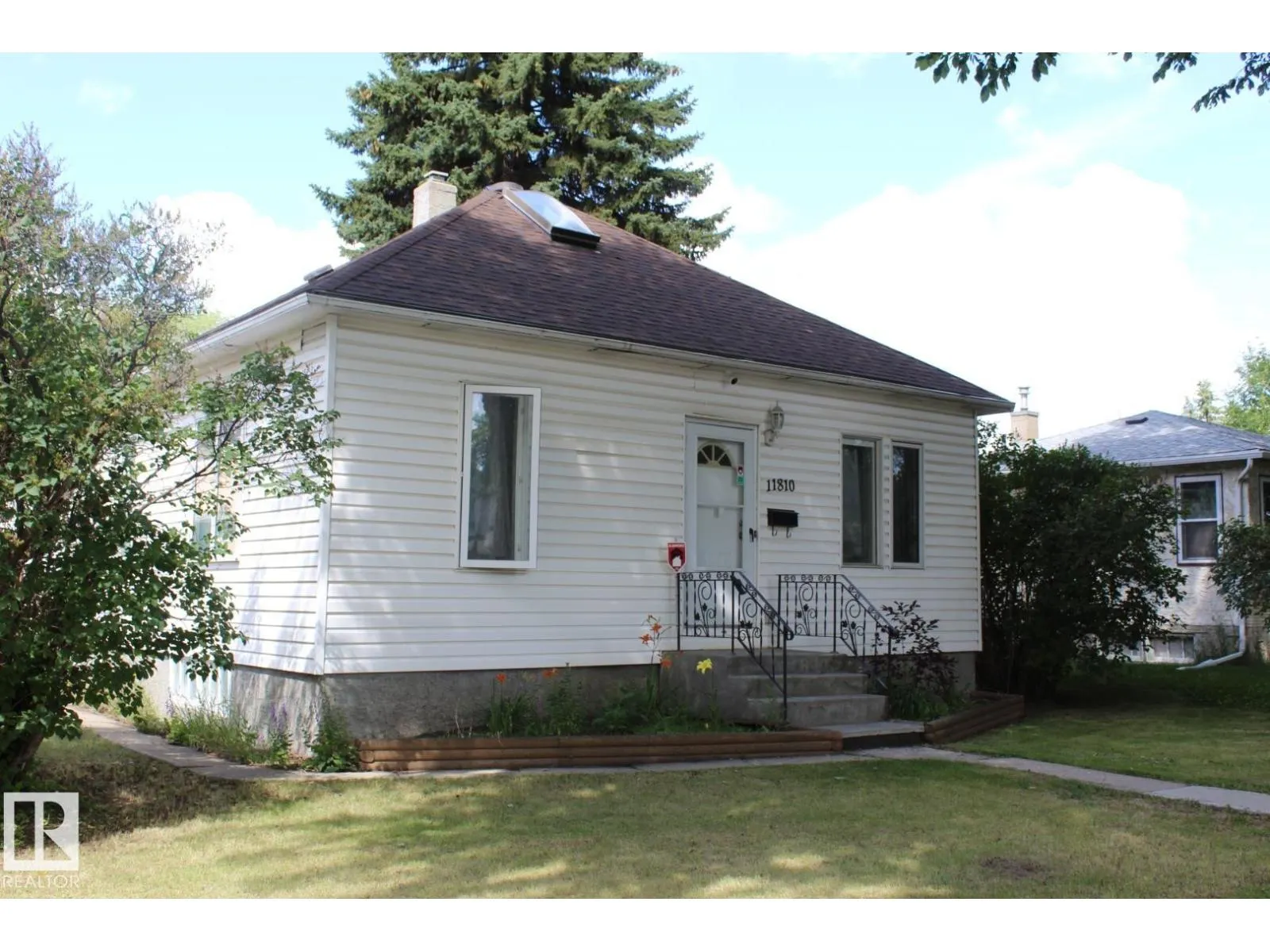 11810 55 ST NW