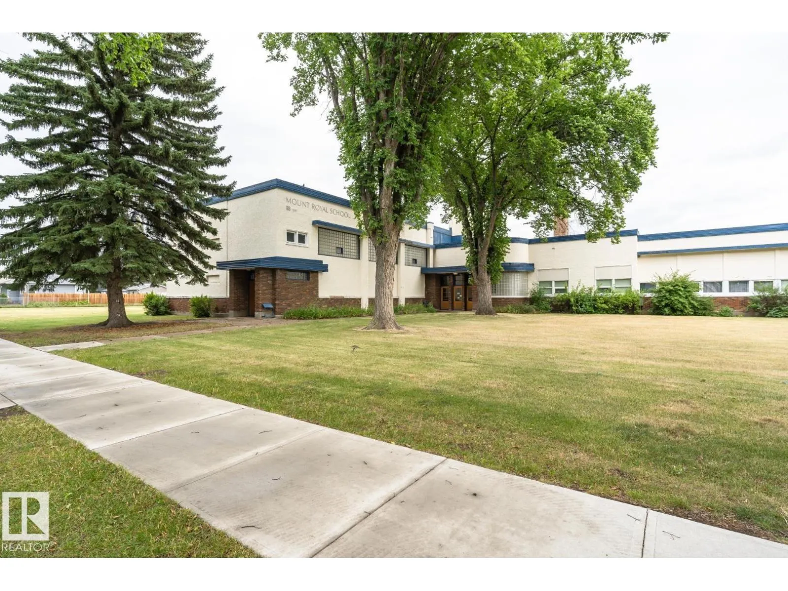 11810 55 ST NW