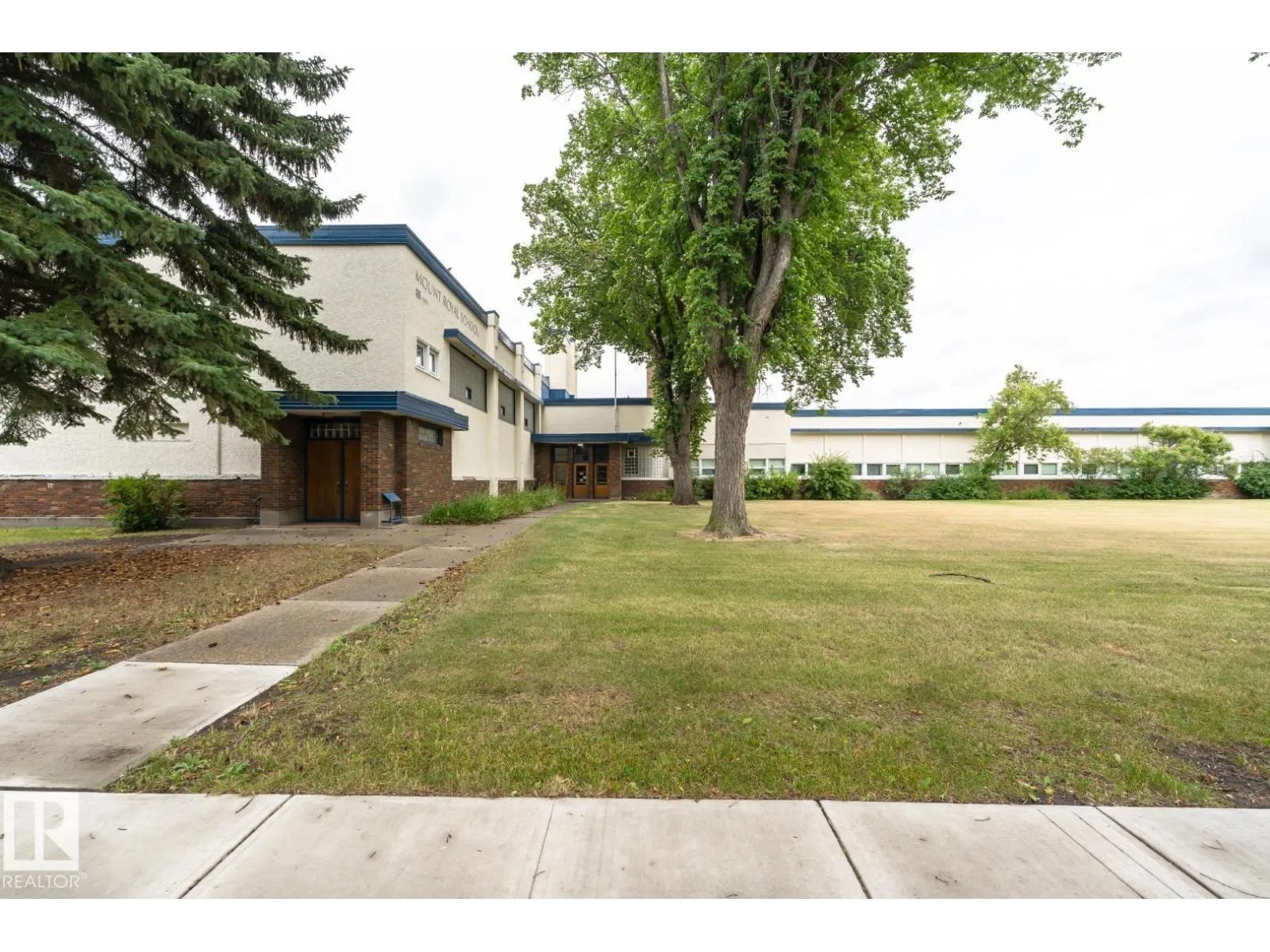 11810 55 ST NW