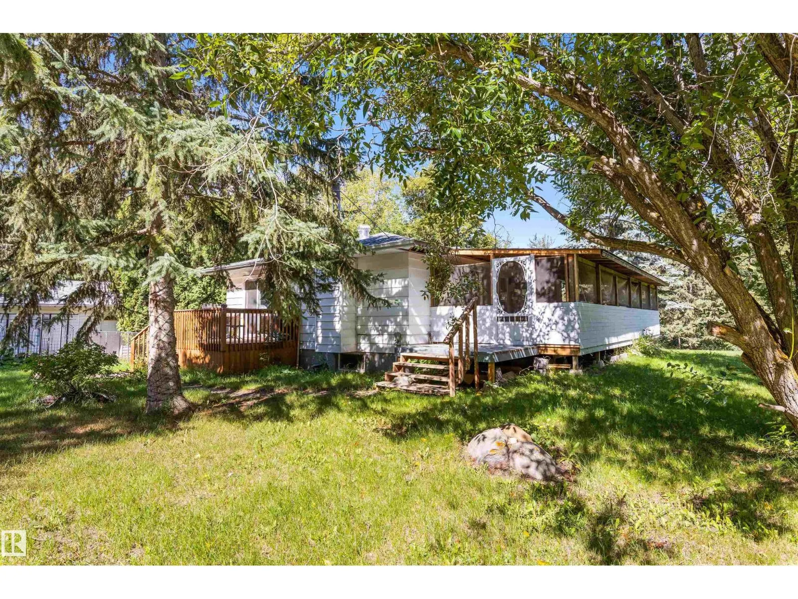 1700 LAKESIDE DR