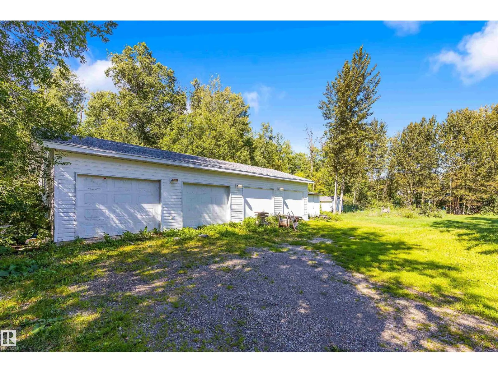 1700 LAKESIDE DR