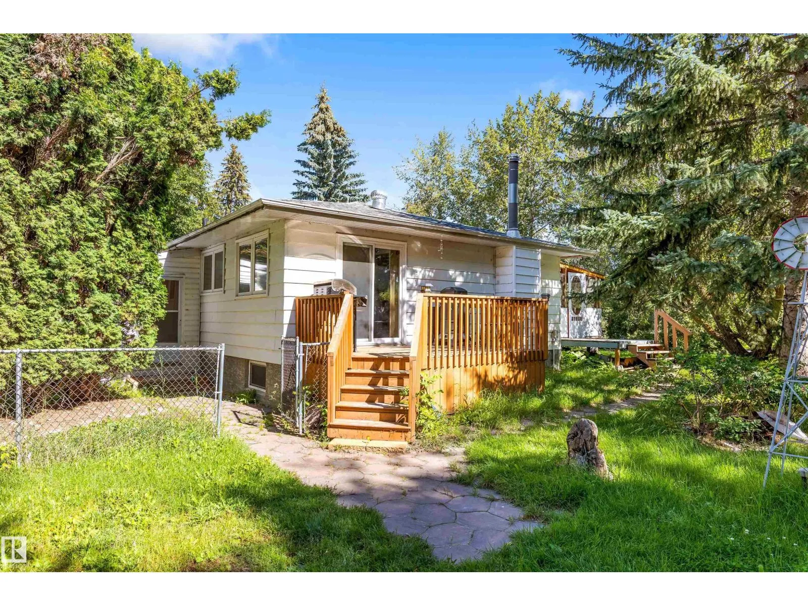 1700 LAKESIDE DR