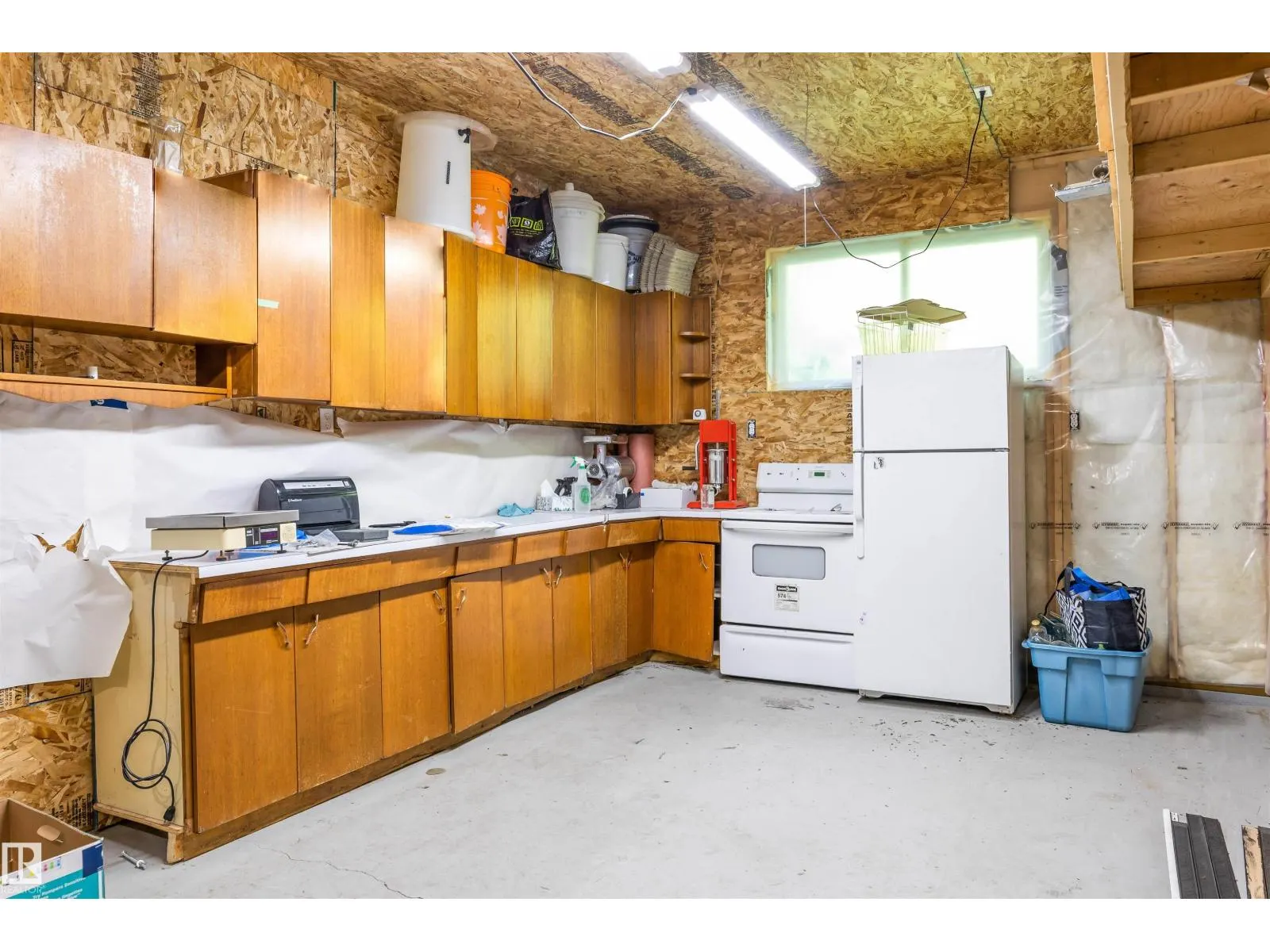 1700 LAKESIDE DR