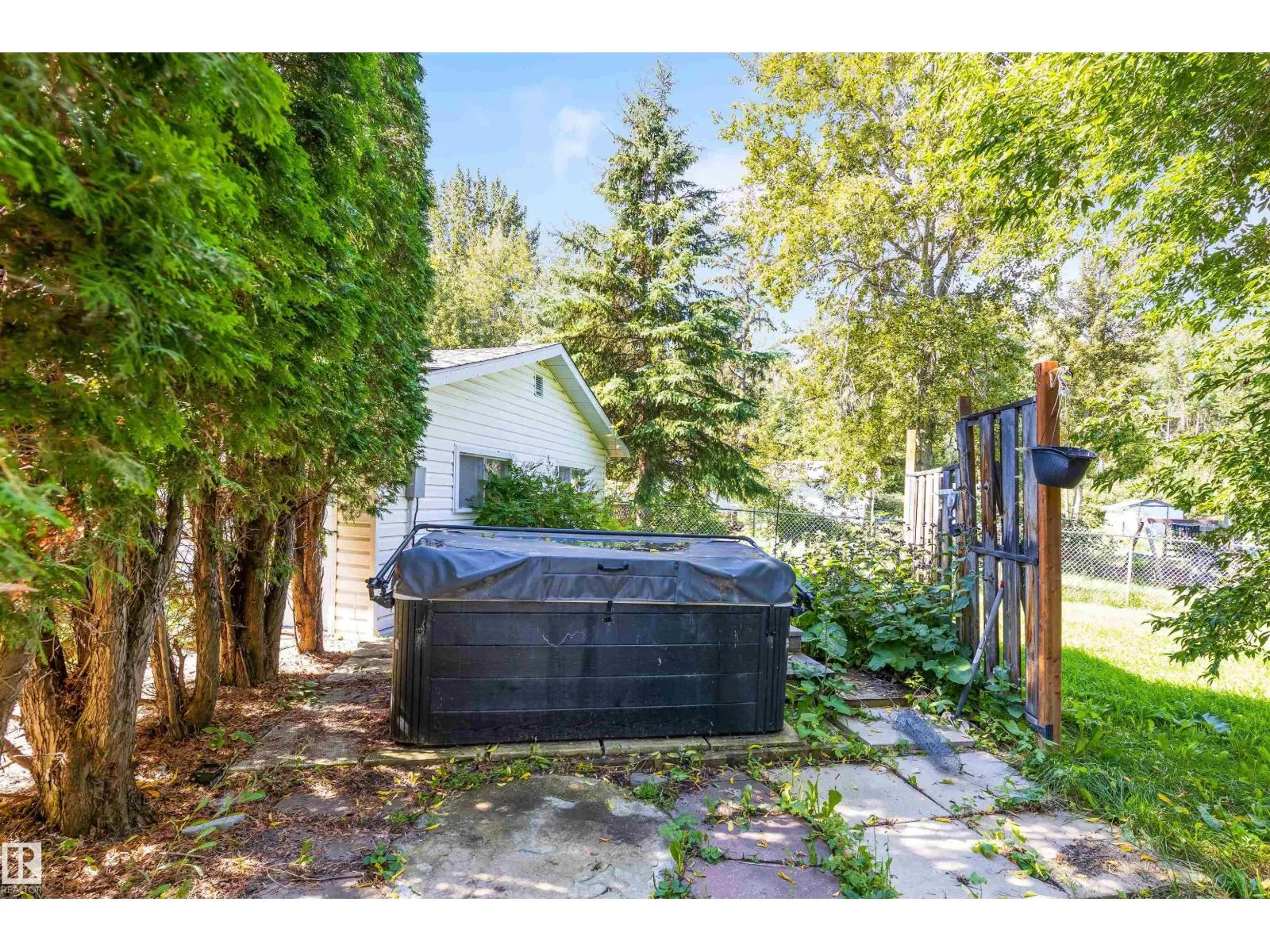 1700 LAKESIDE DR
