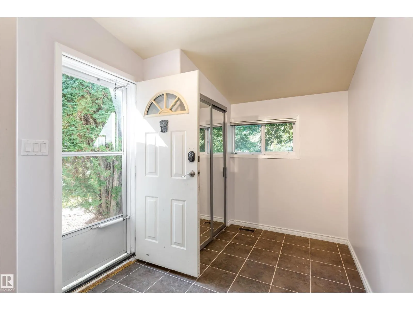 1700 LAKESIDE DR