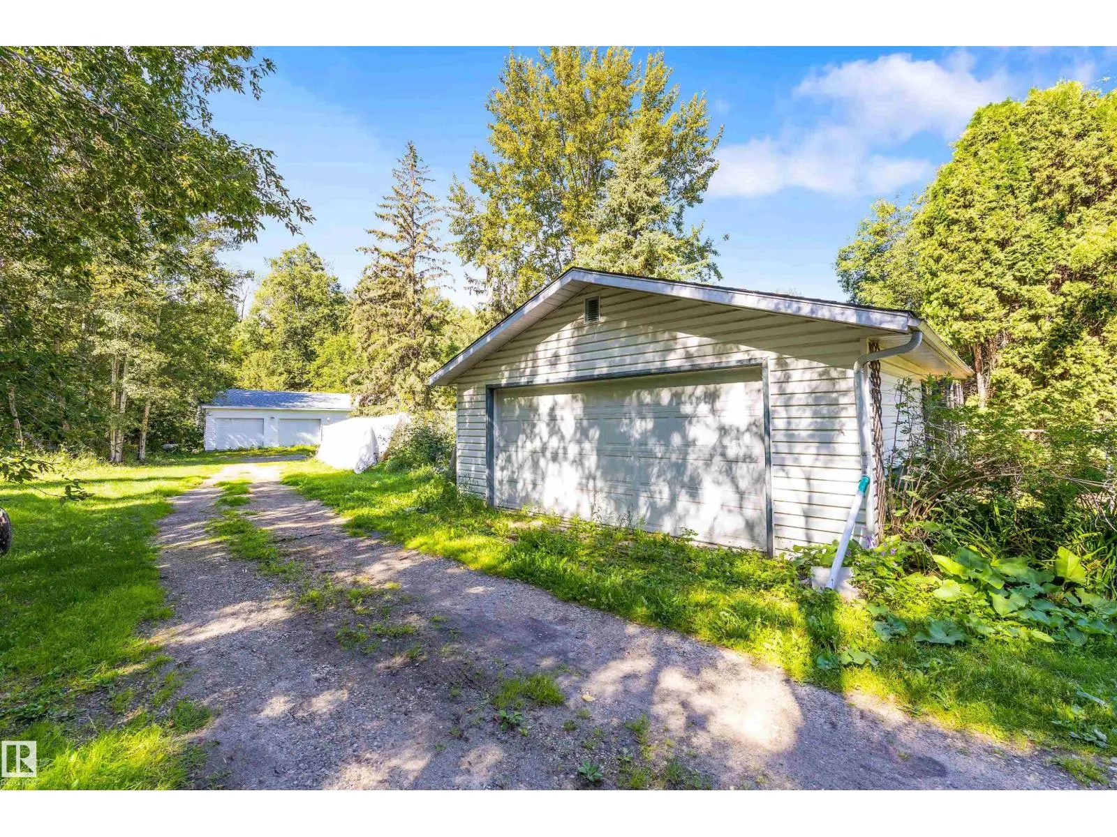 1700 LAKESIDE DR