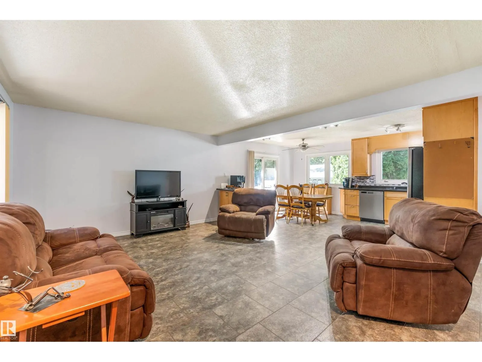1700 LAKESIDE DR