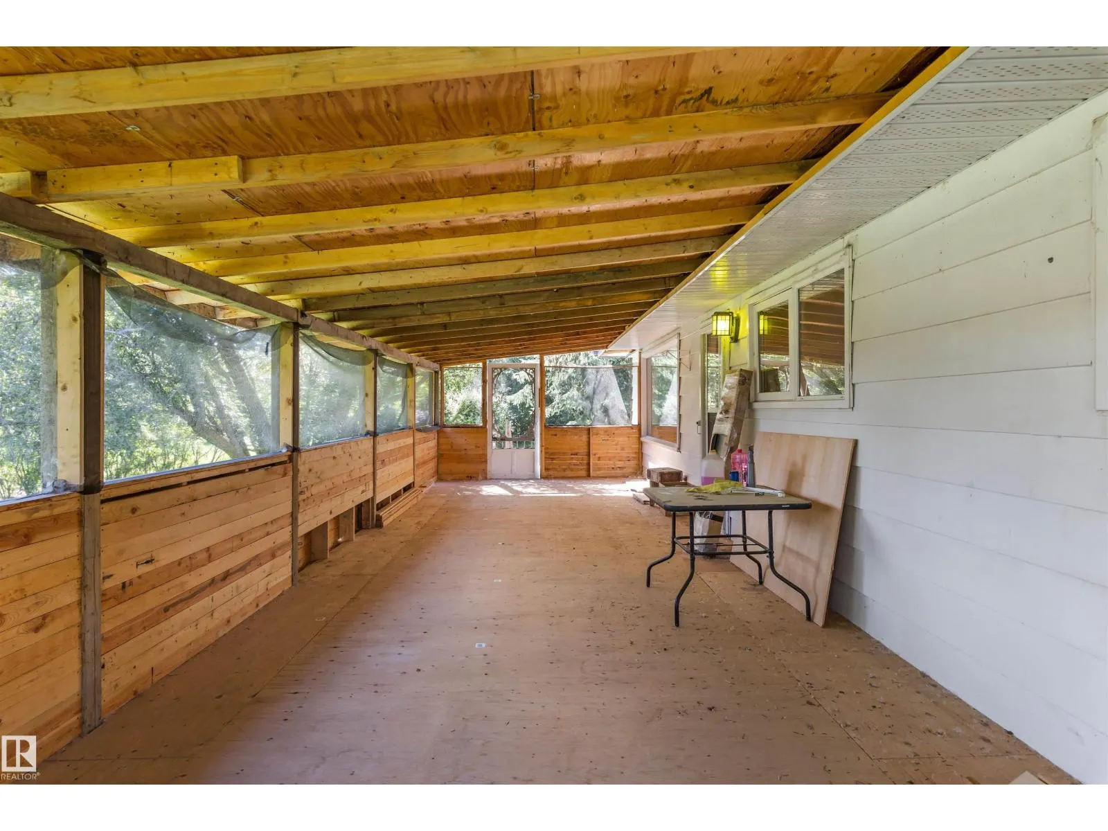 1700 LAKESIDE DR