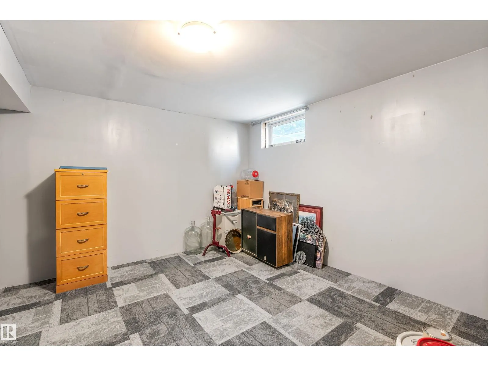 1700 LAKESIDE DR
