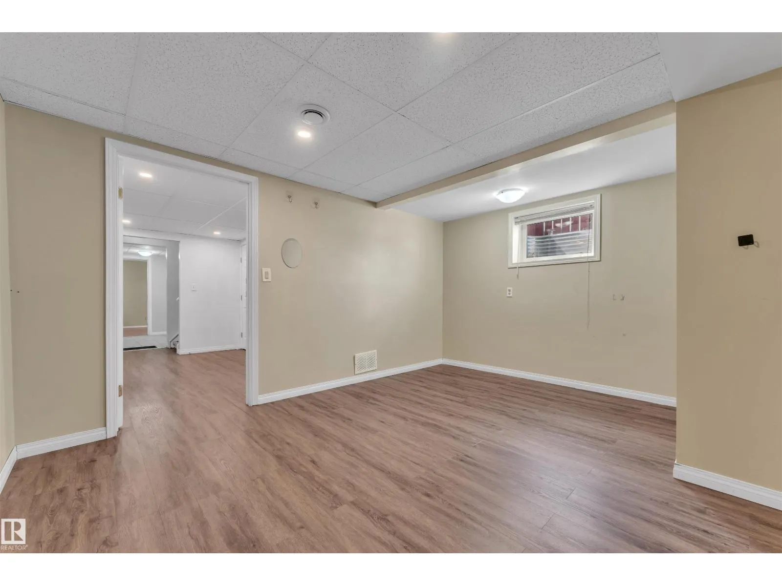 18615 75 AV NW