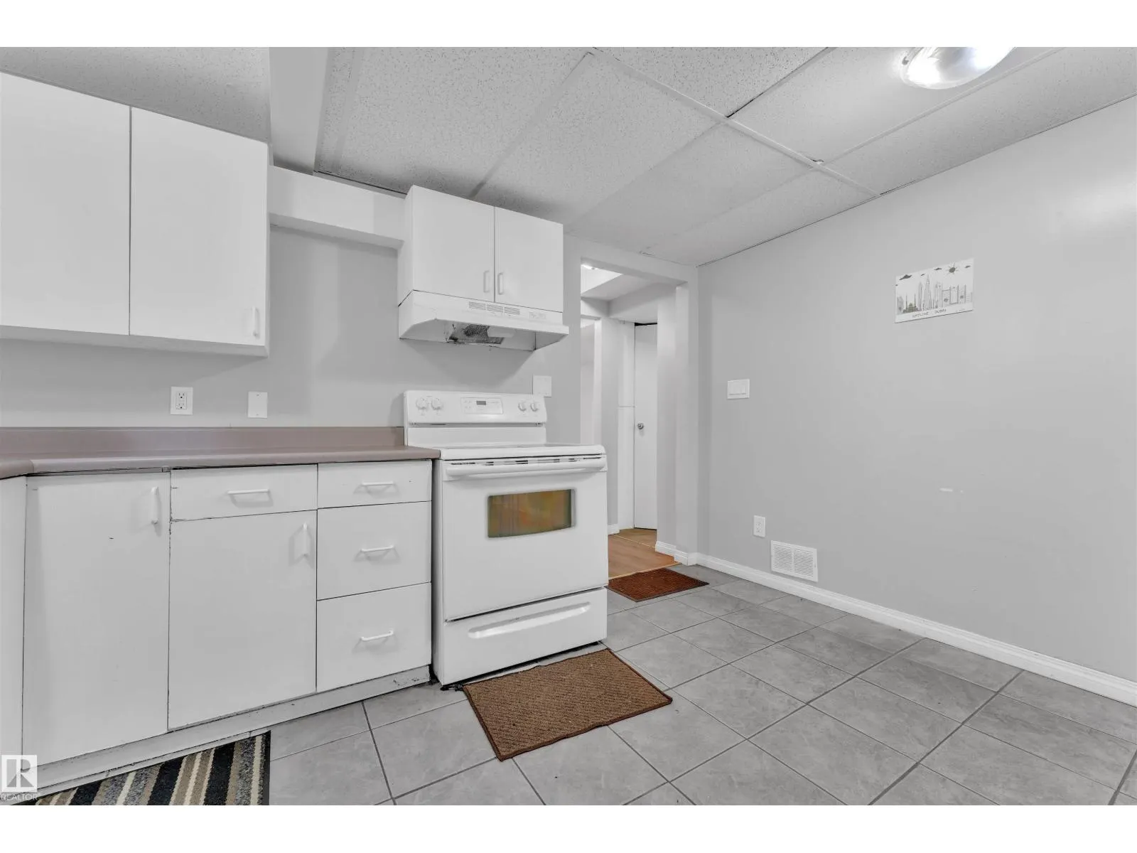 18615 75 AV NW
