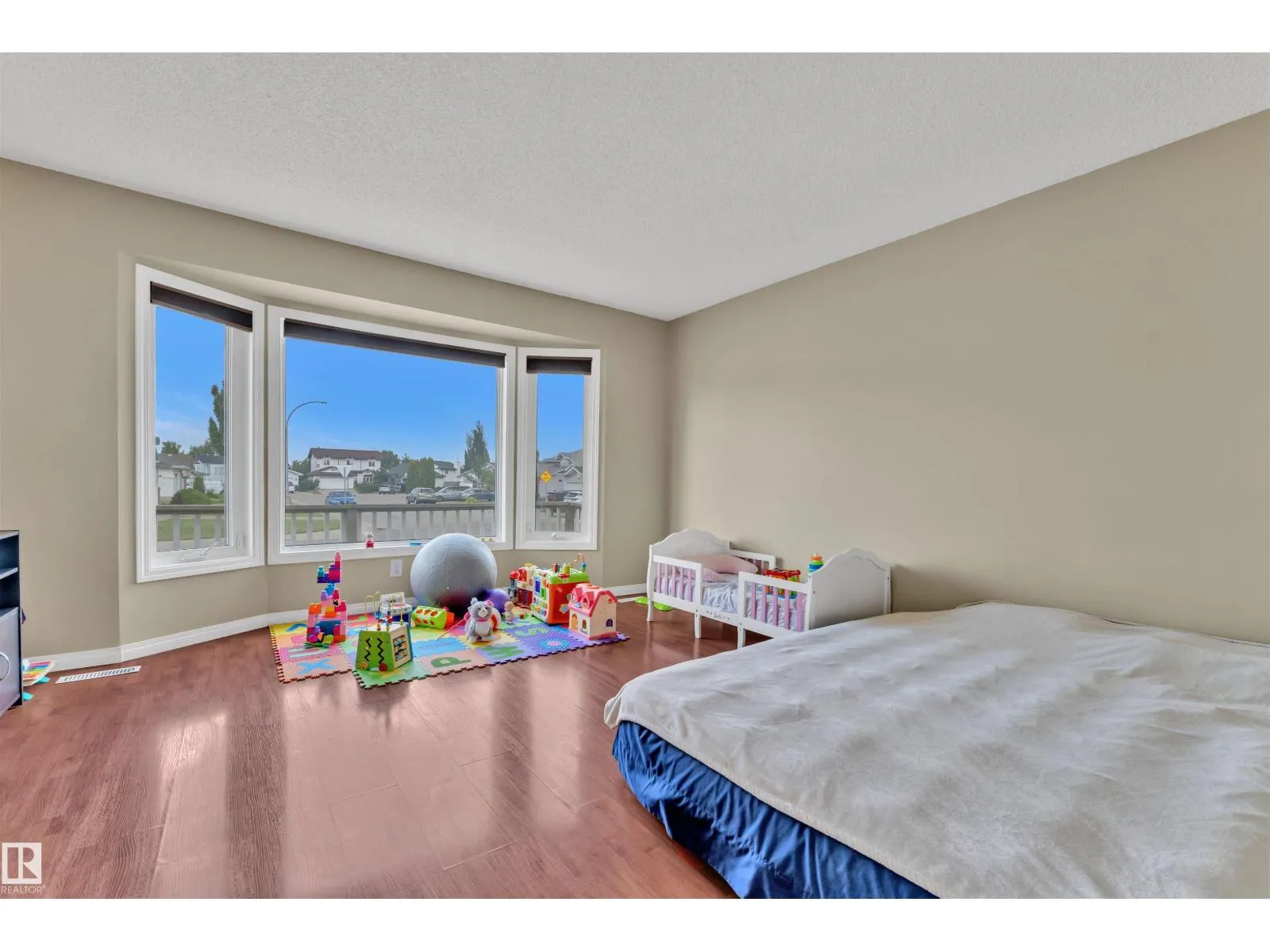 18615 75 AV NW