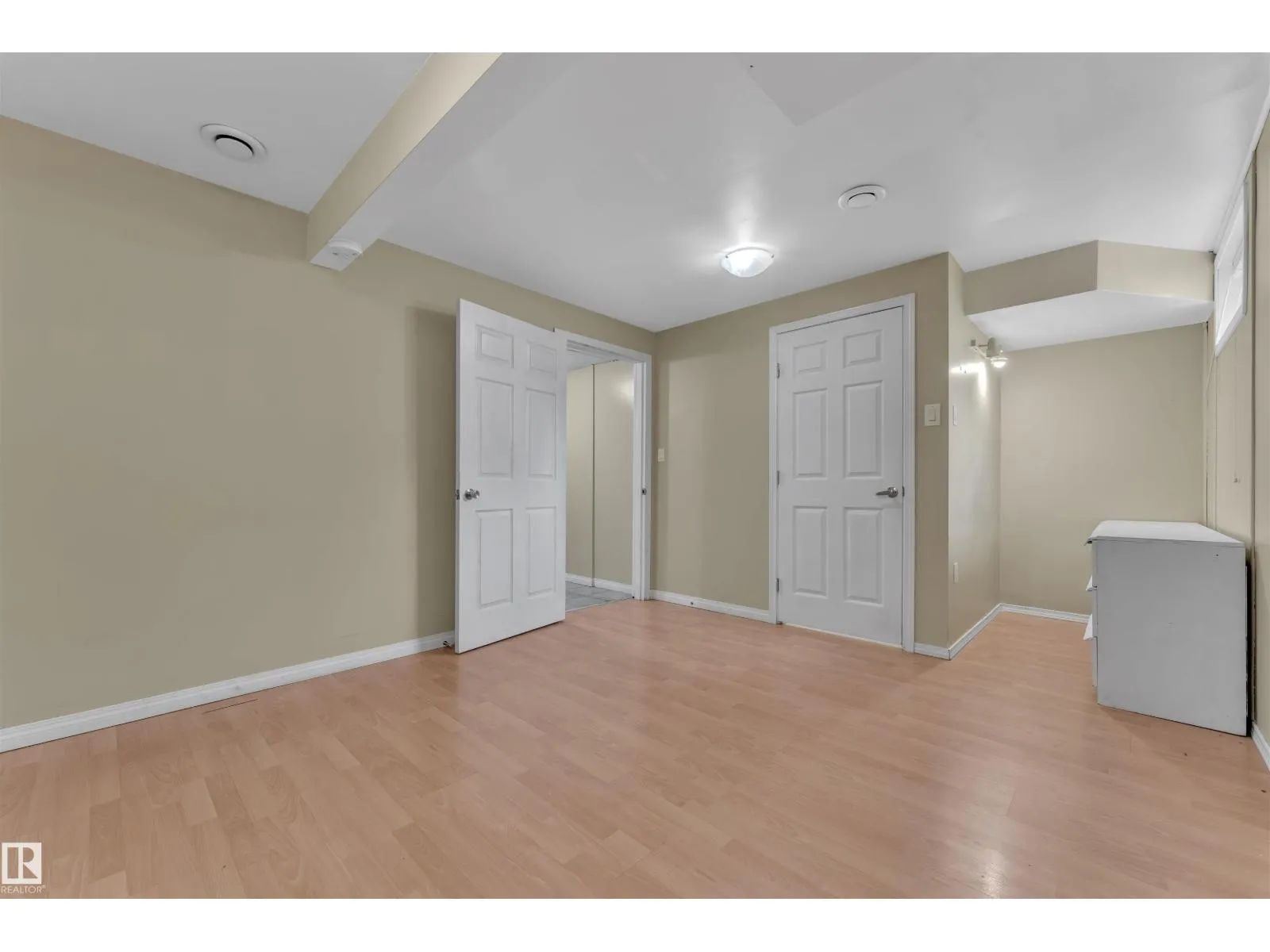 18615 75 AV NW