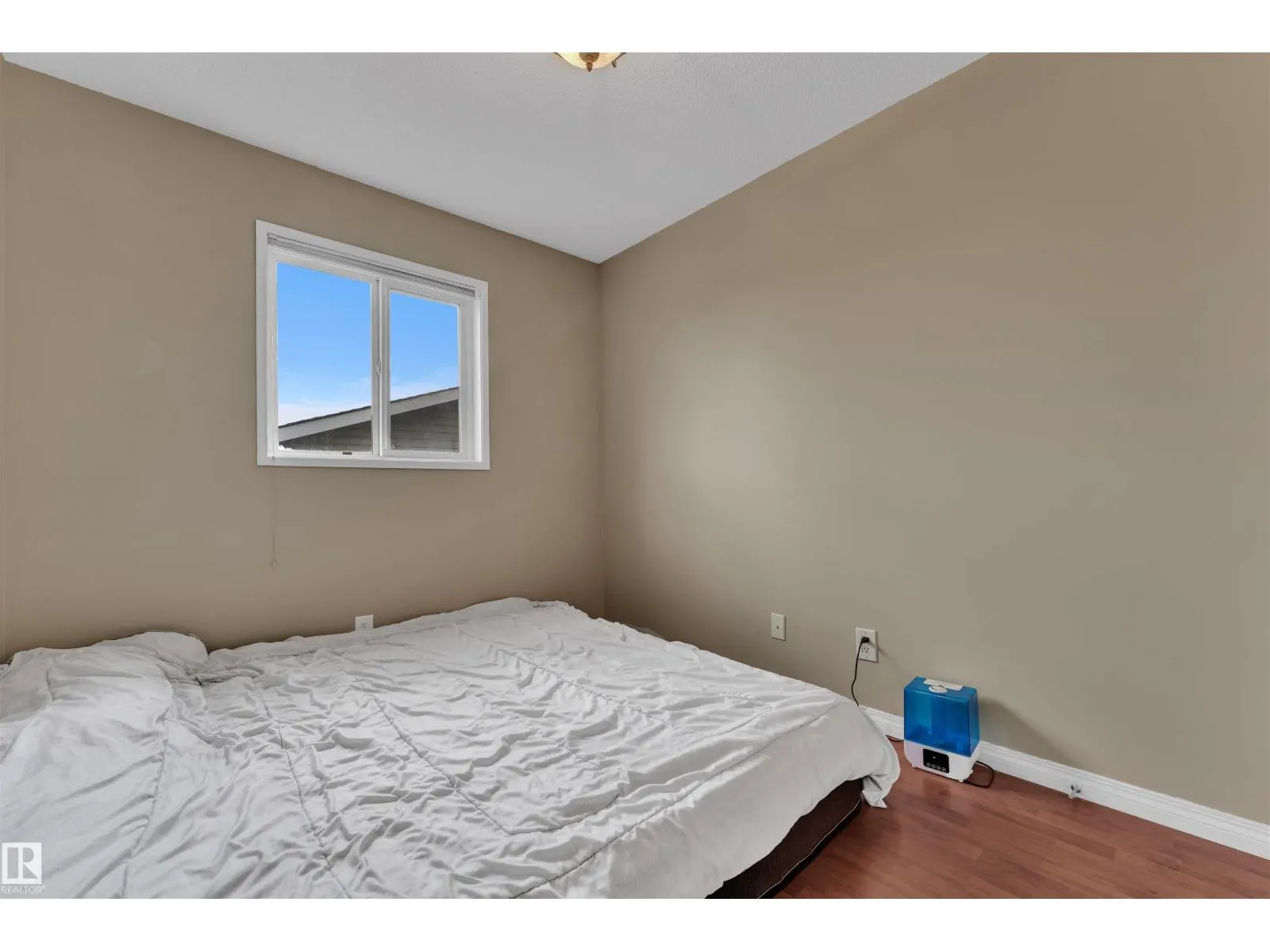 18615 75 AV NW