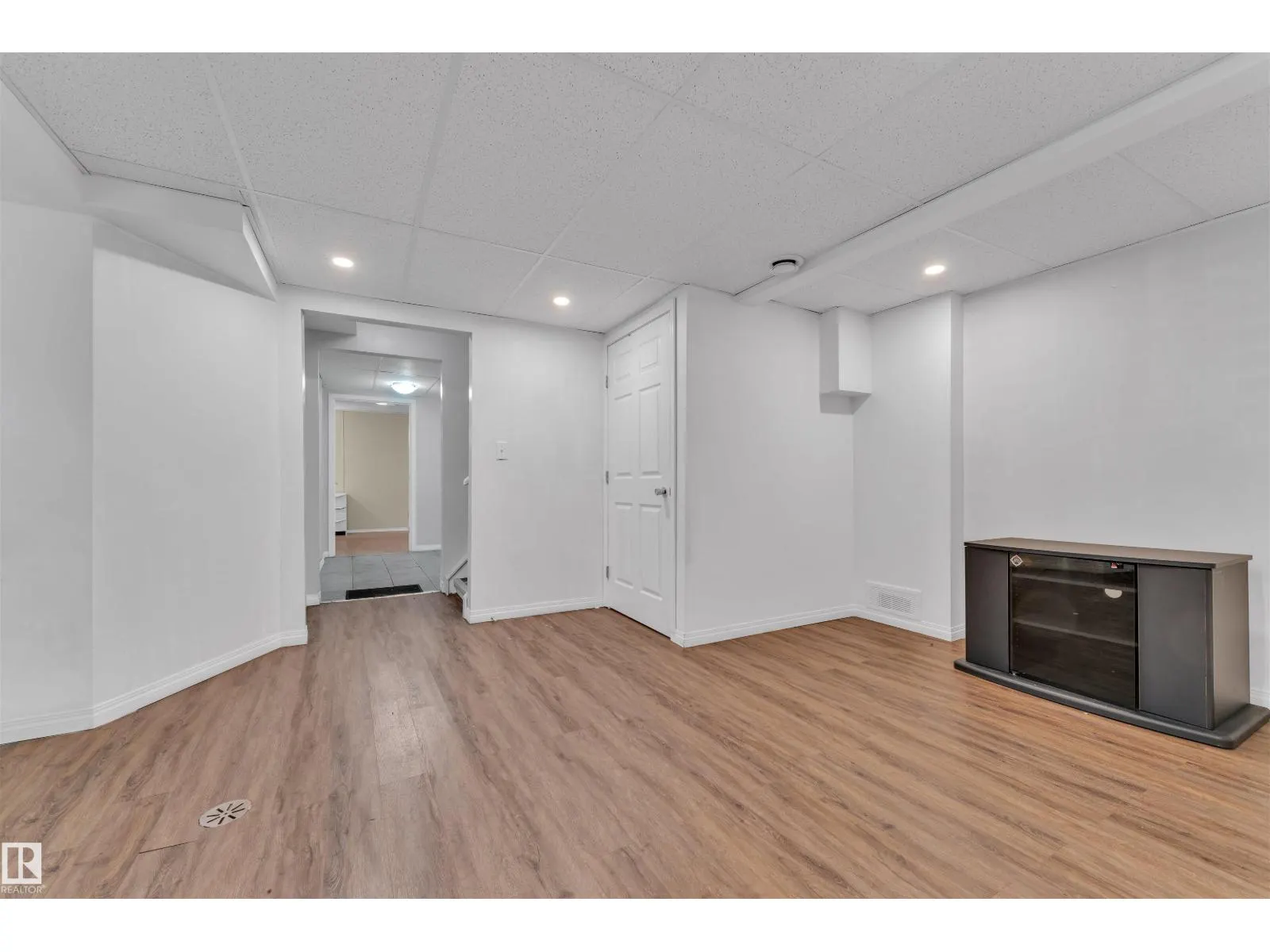18615 75 AV NW