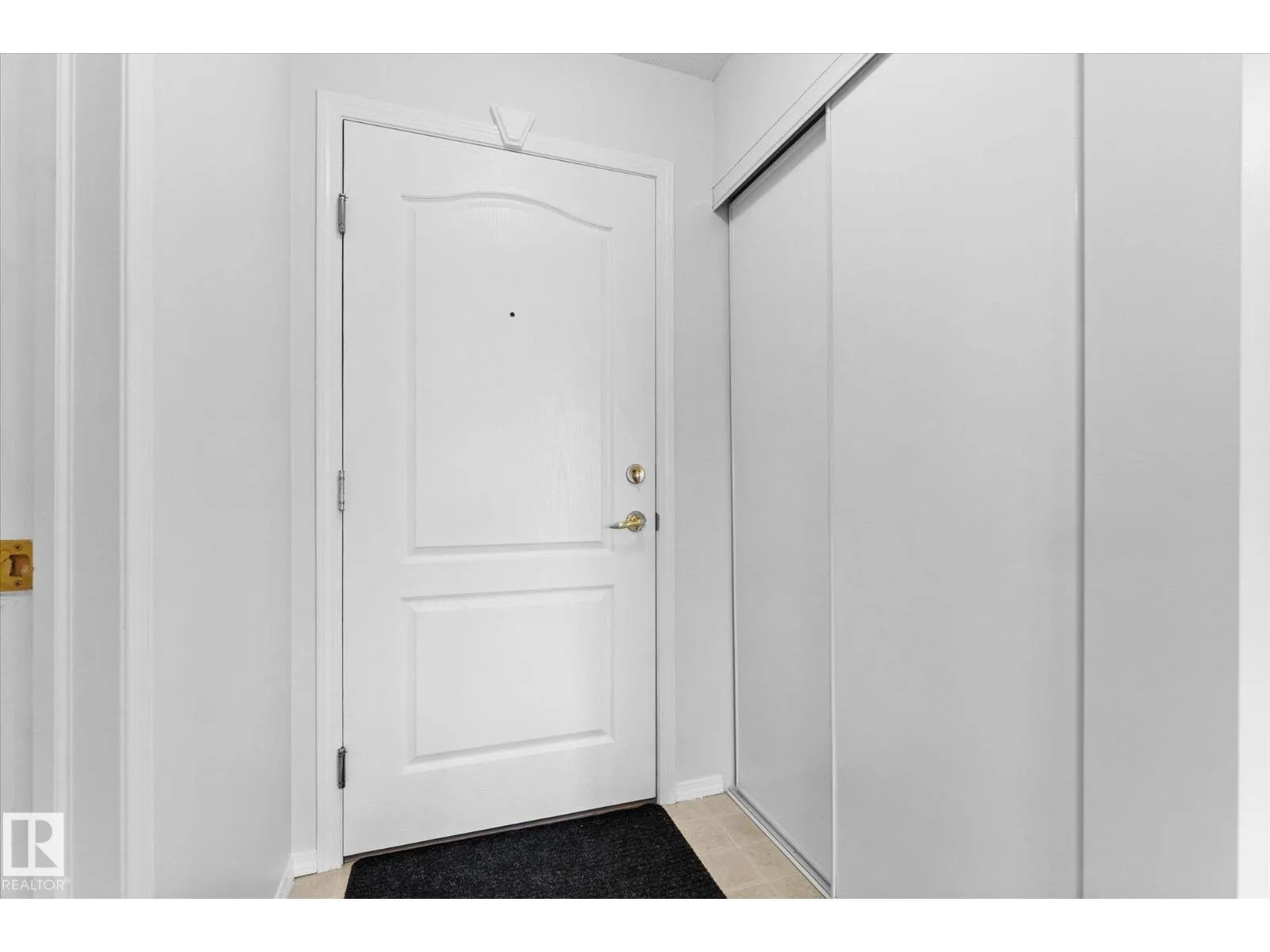 #305 4307 43 AV