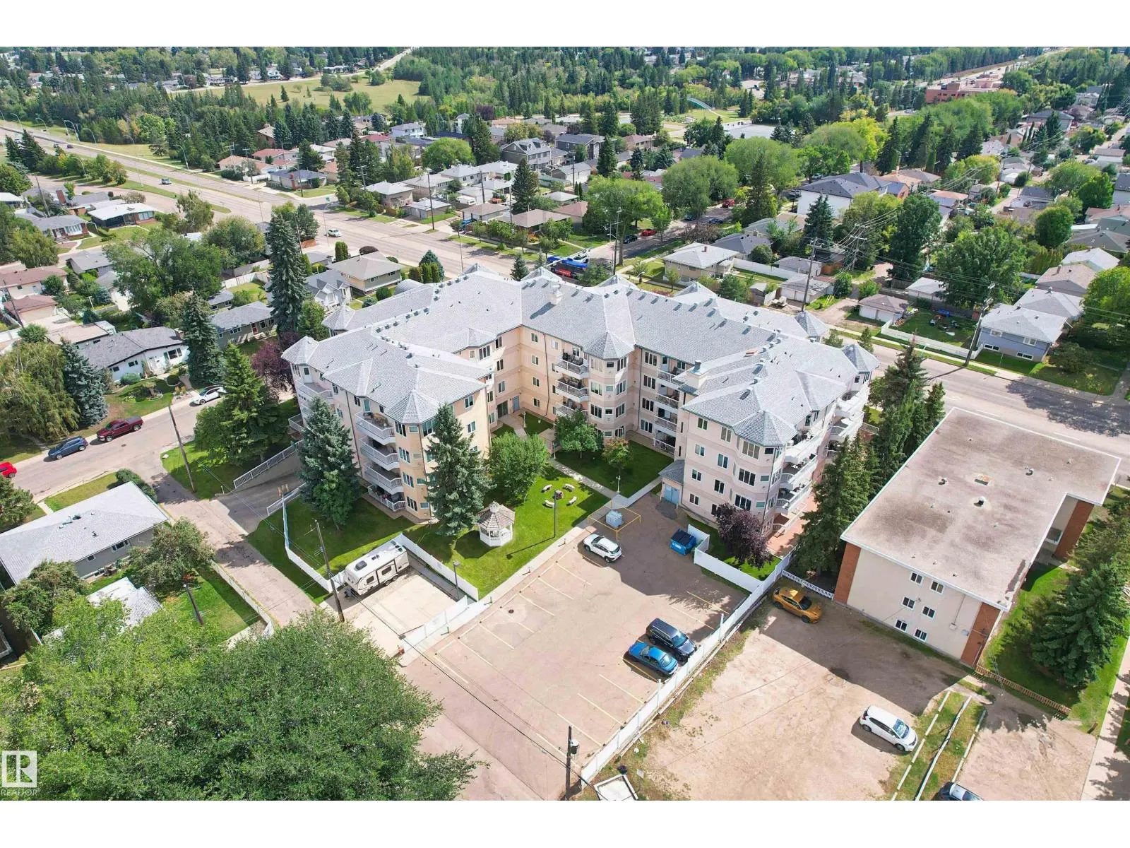 #306 10610 76 ST NW