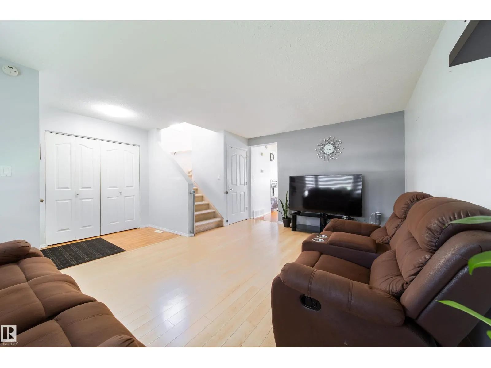 1905 36 AV NW